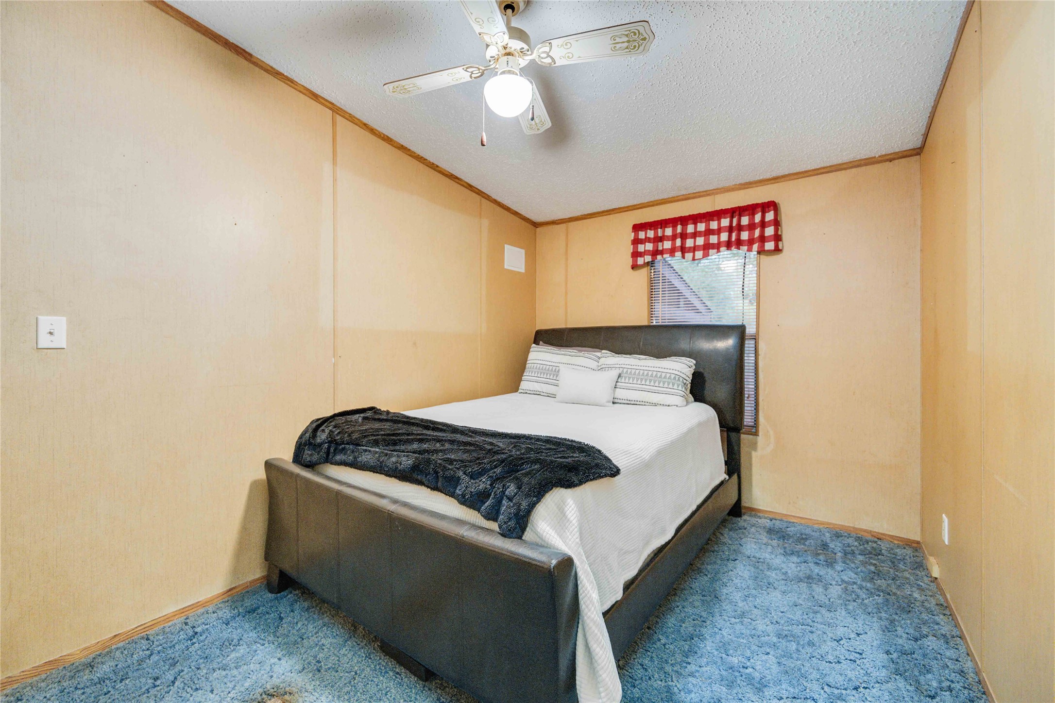 20314 Great Lake Street Property Photo 8