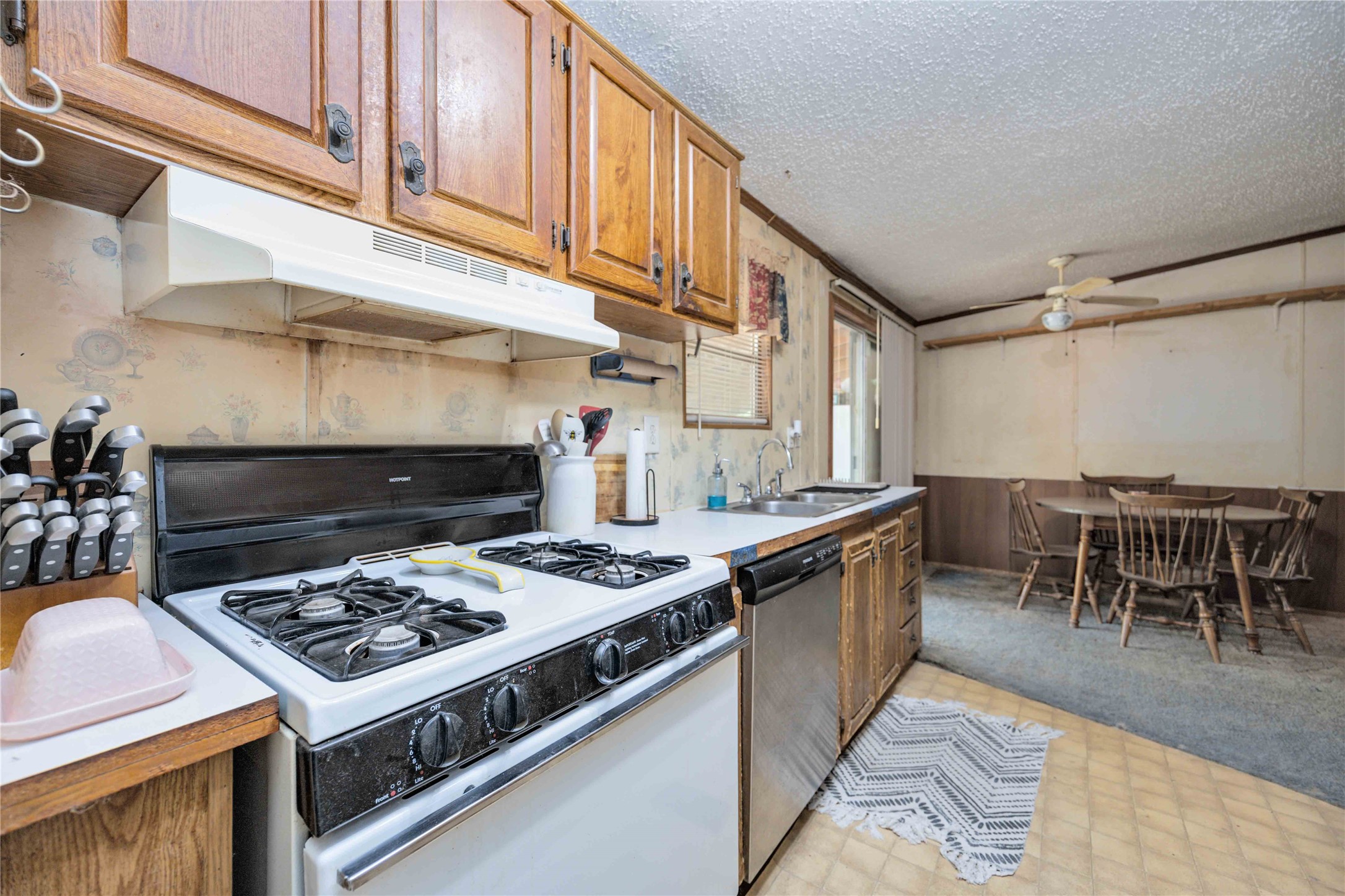 20314 Great Lake Street Property Photo 10