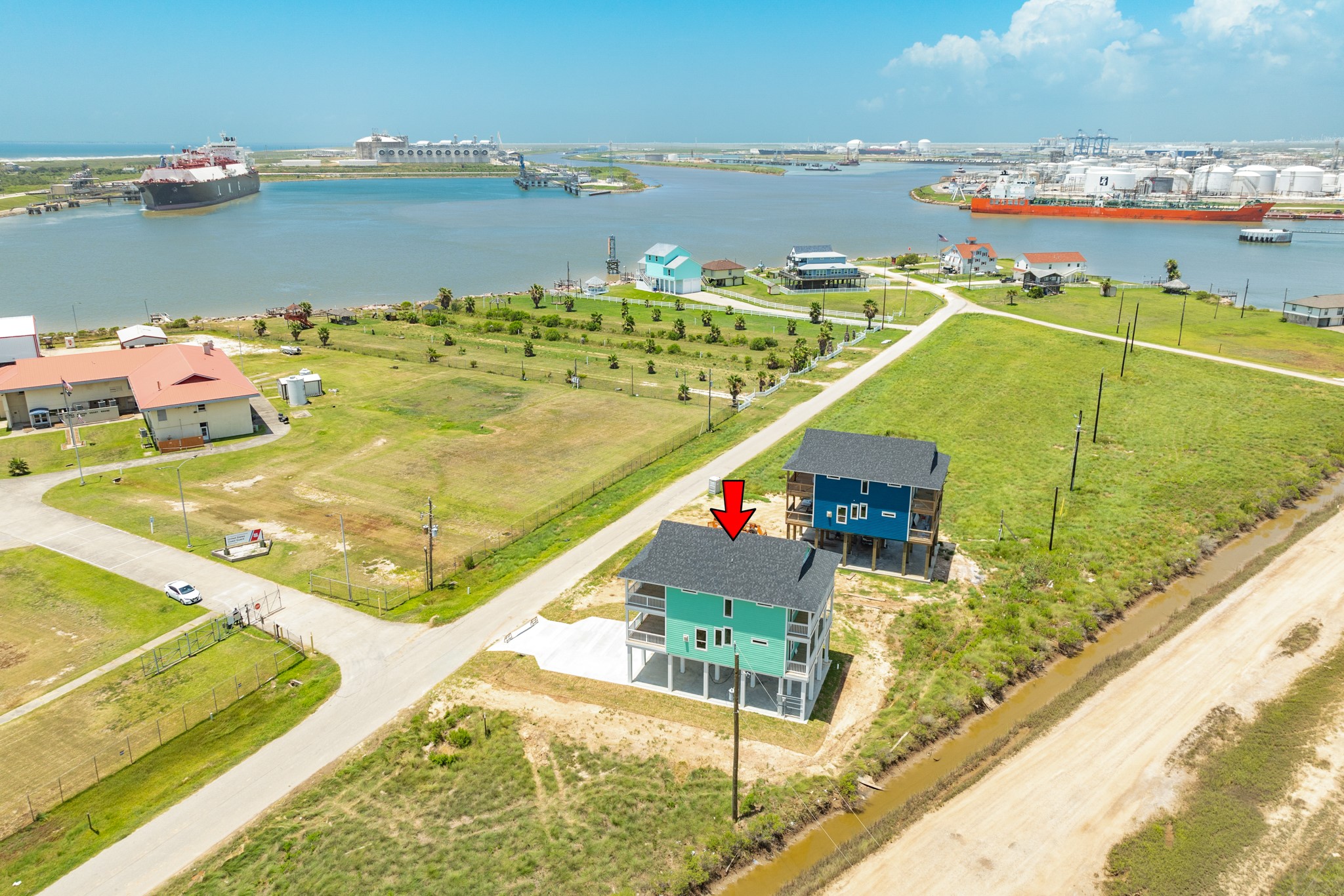 816 Coast Guard Property Photo 3