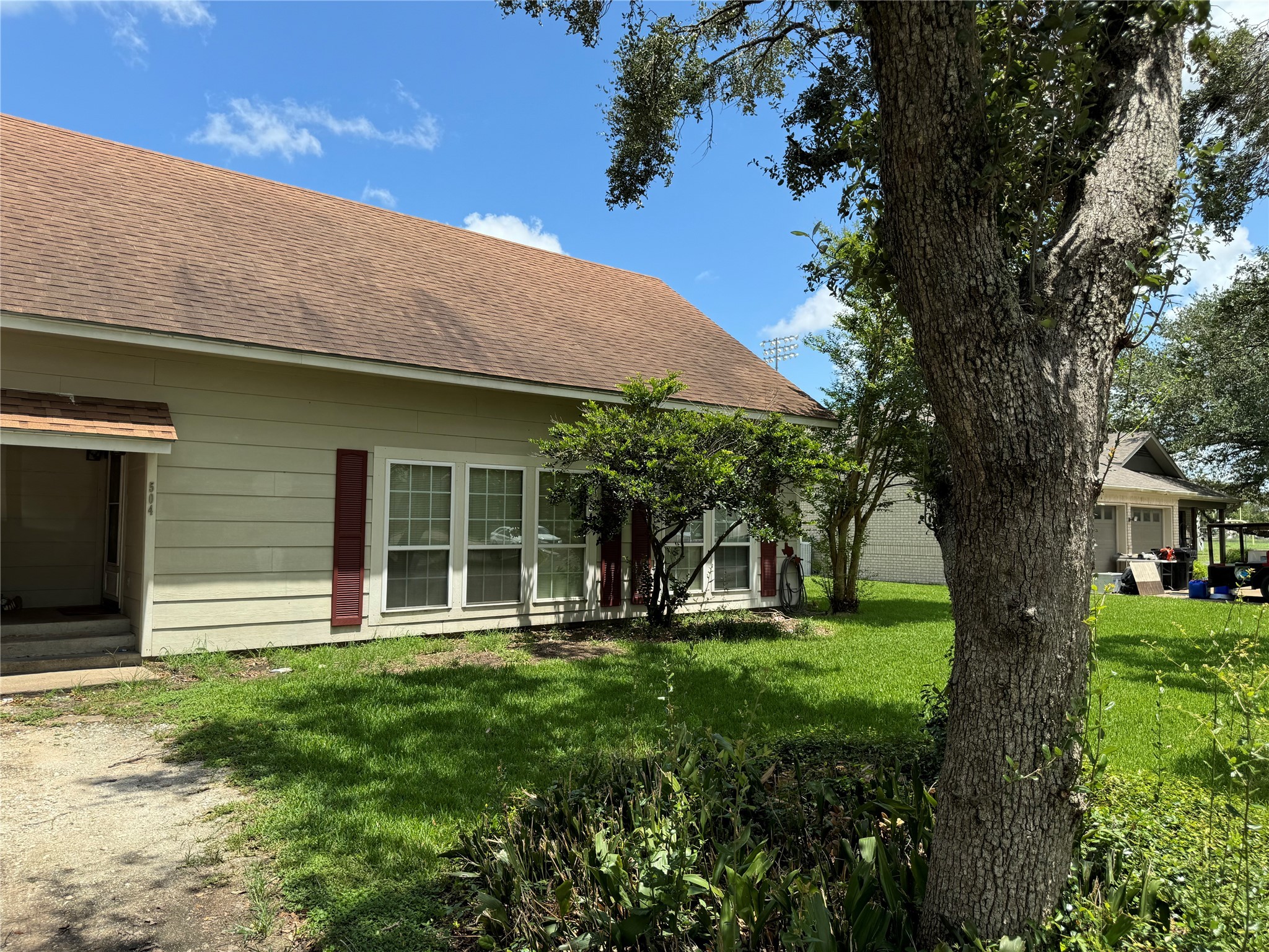504 Hackberry Street Property Photo 2