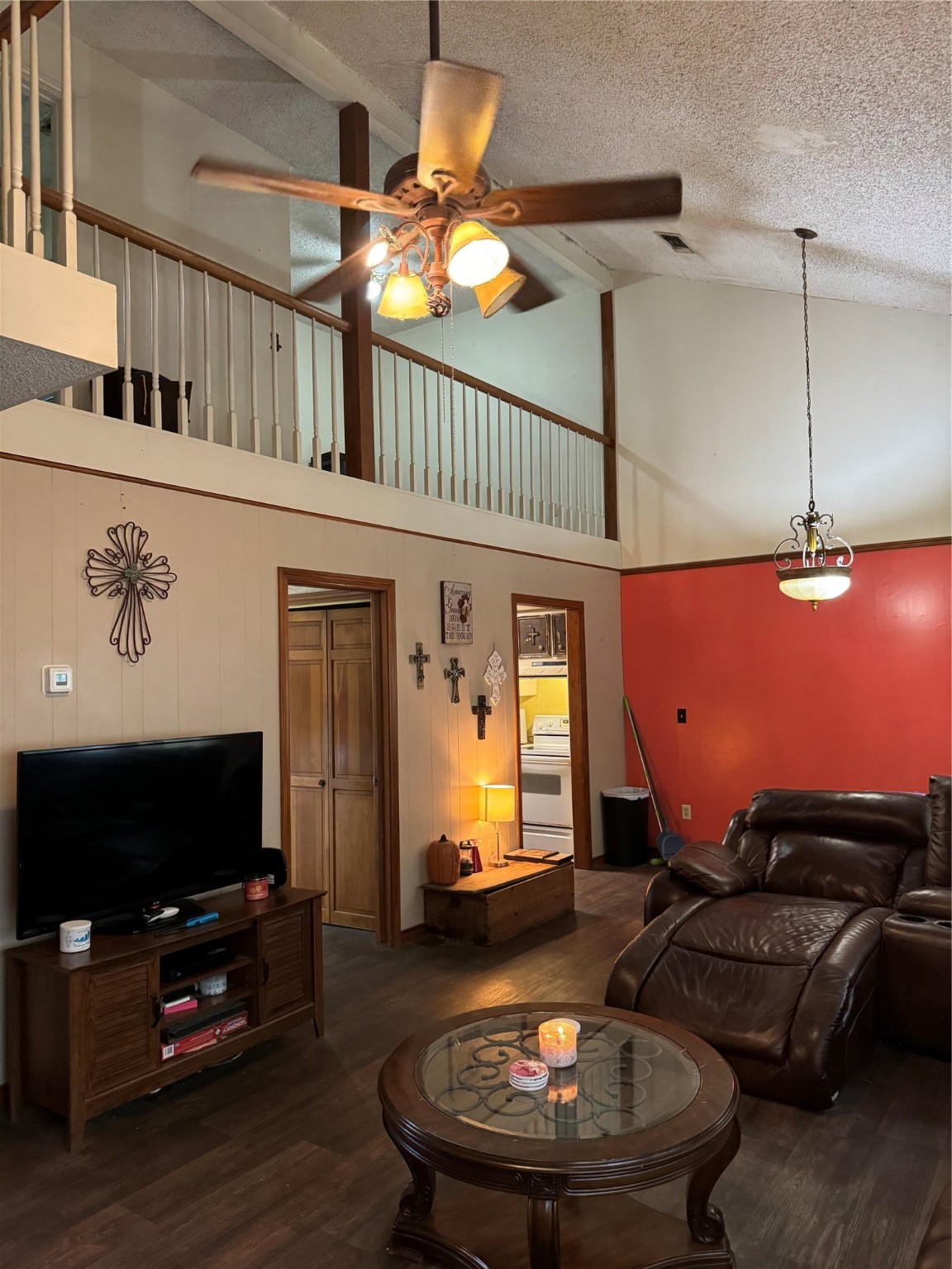 504 Hackberry Street Property Photo 8