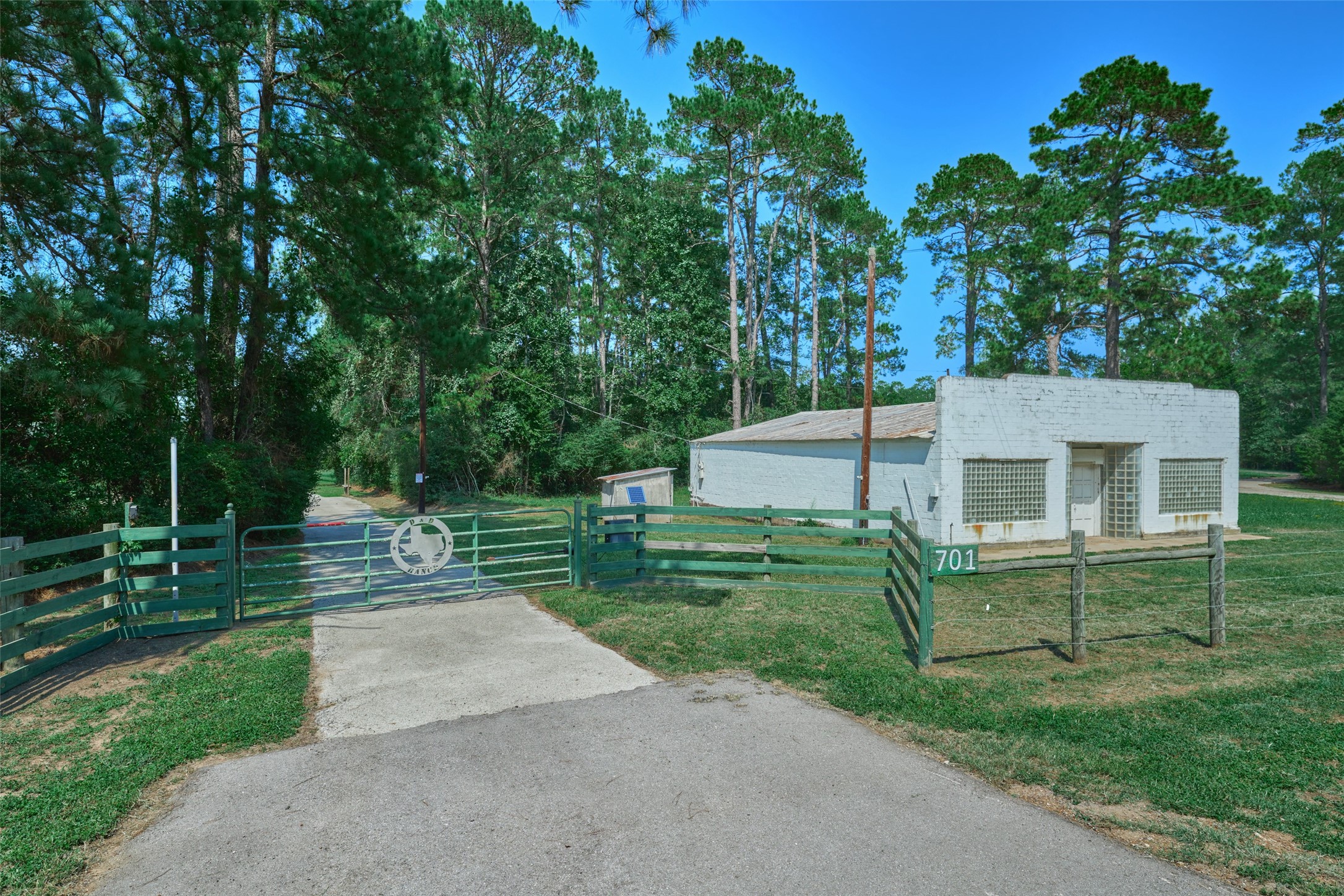 717 State Hwy 150 W Property Photo 5