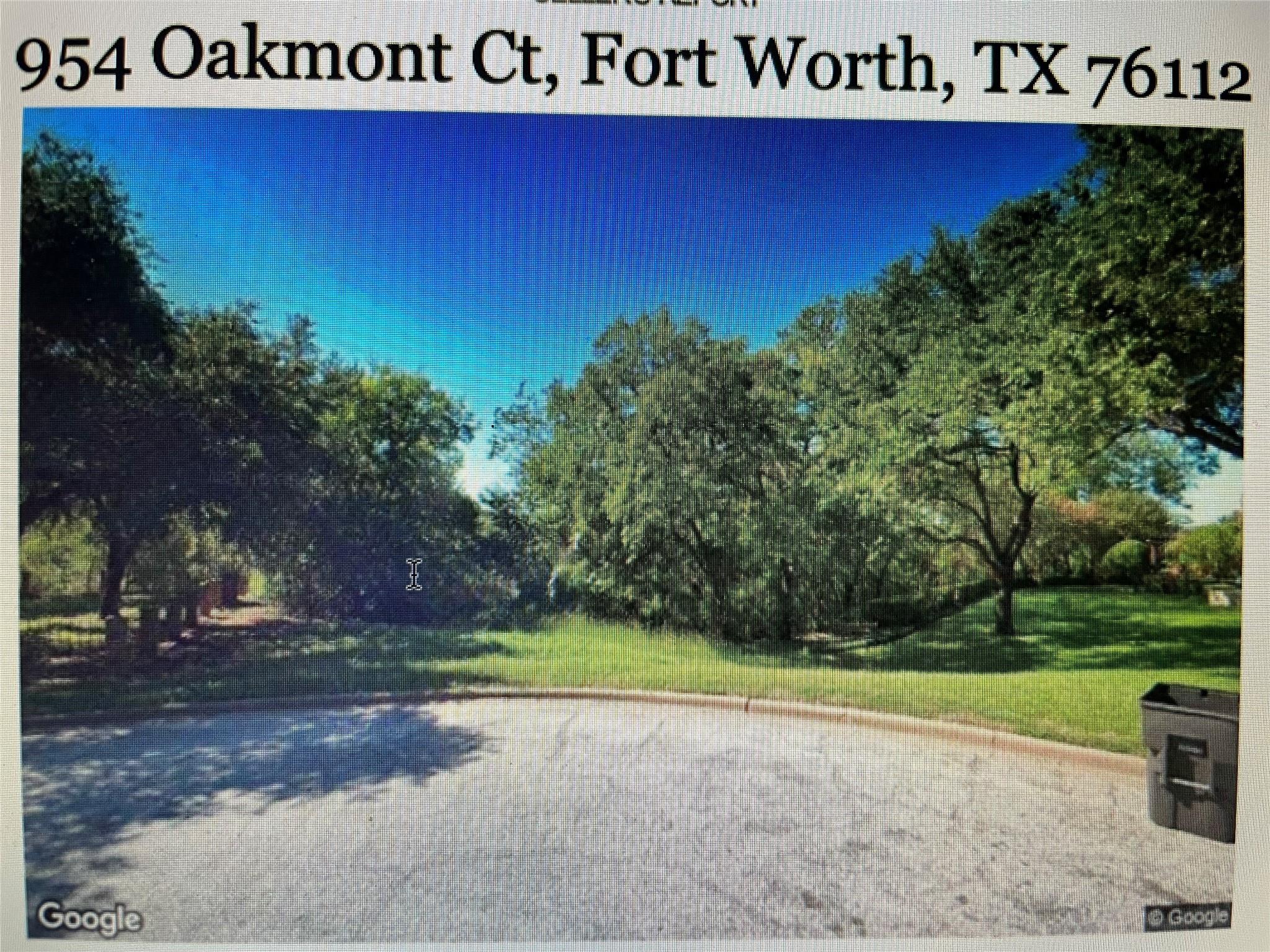 954 Oakmont Court Property Photo