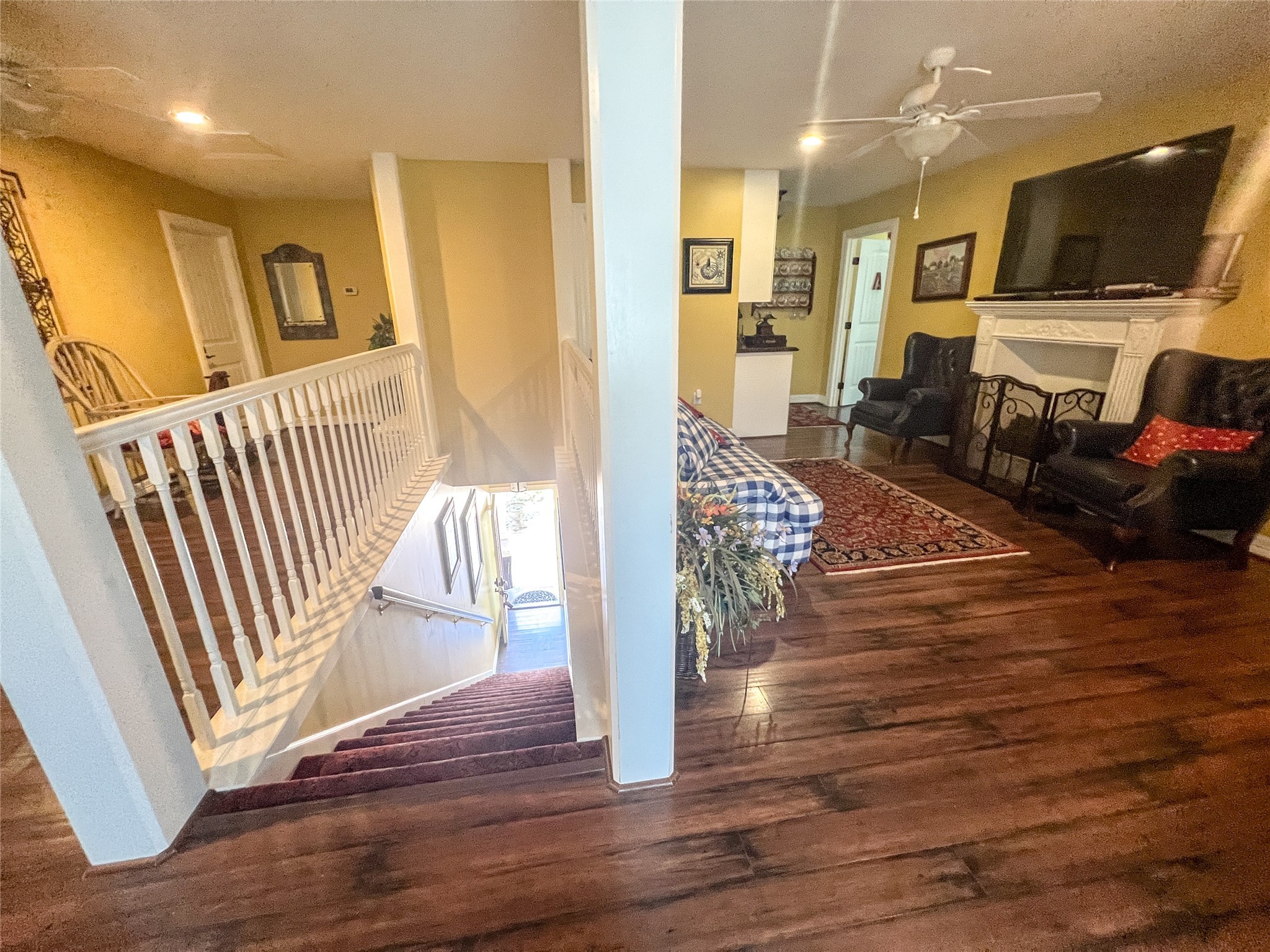9500 Mayfield Avenue F Property Photo 2