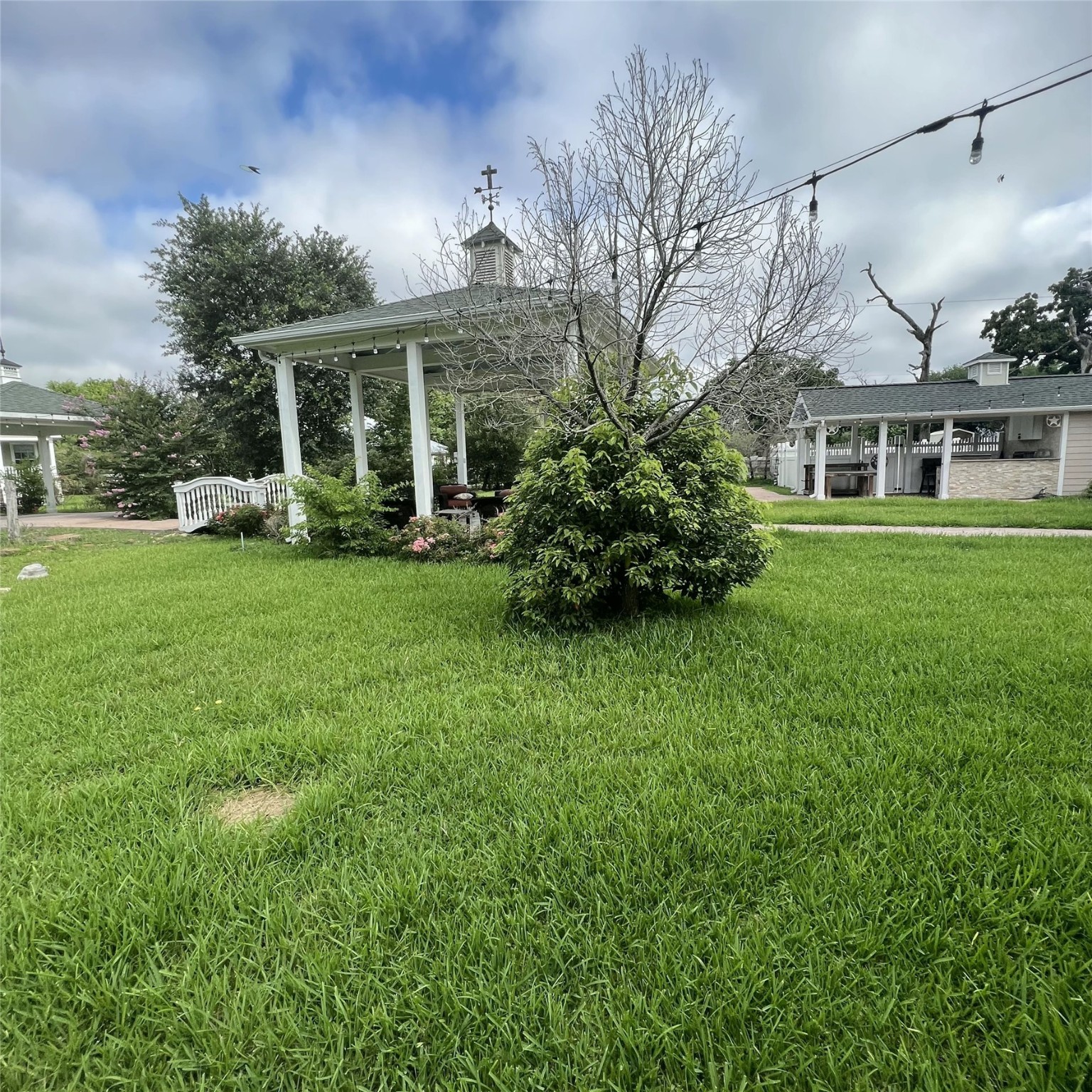 9500 Mayfield Avenue F Property Photo 16