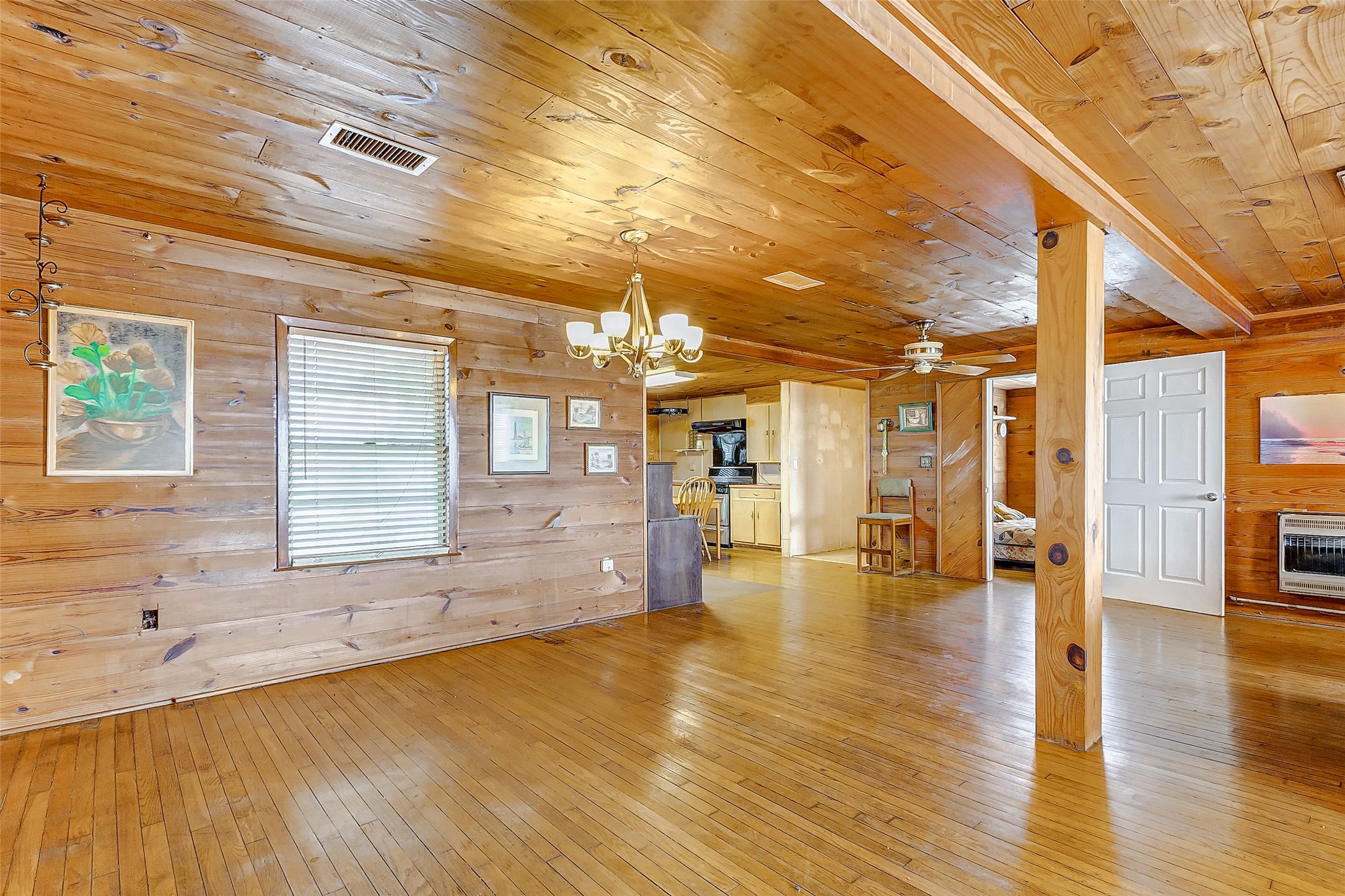 1712 Hwy 87 Property Photo 11