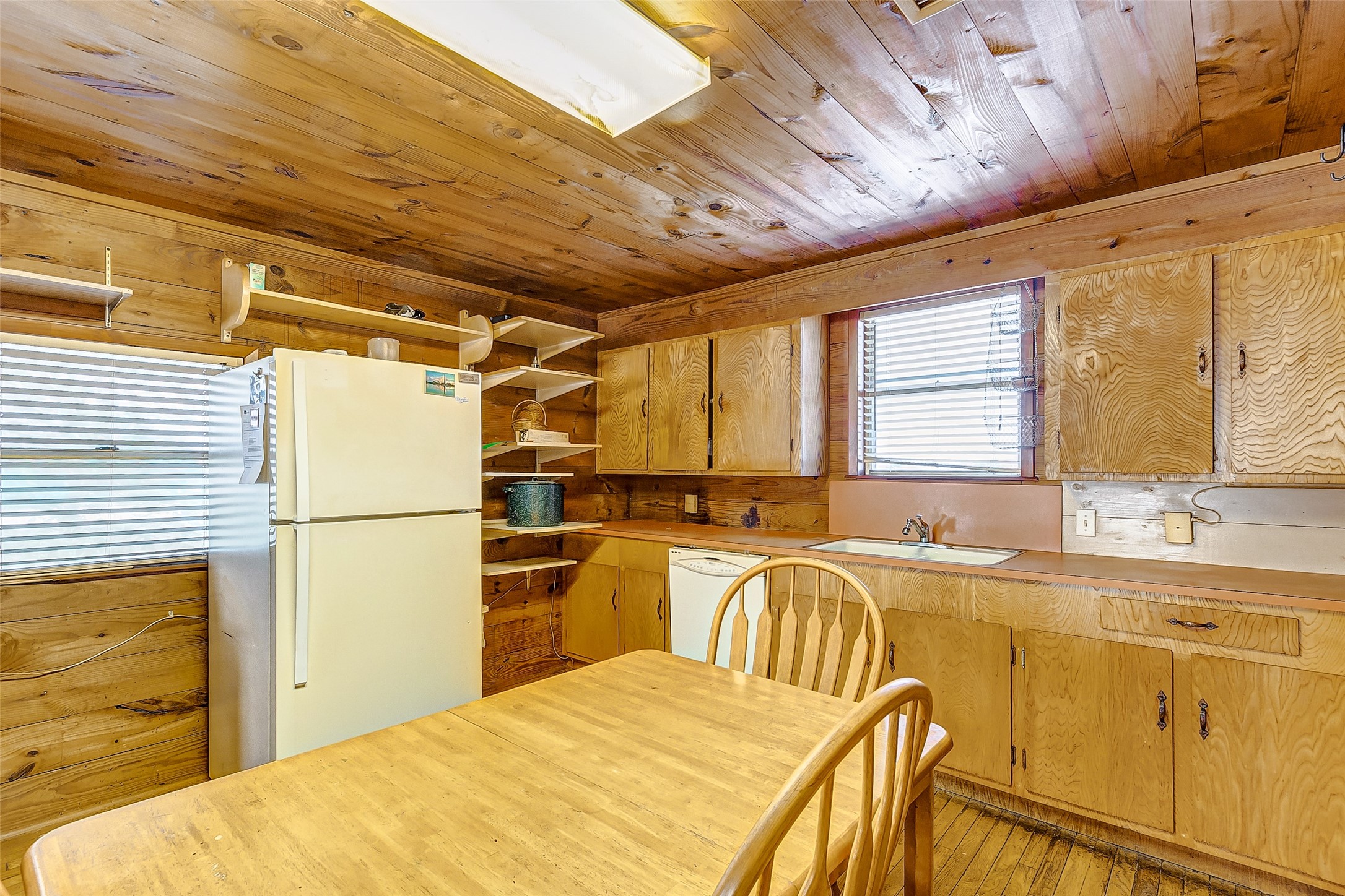 1712 Hwy 87 Property Photo 15