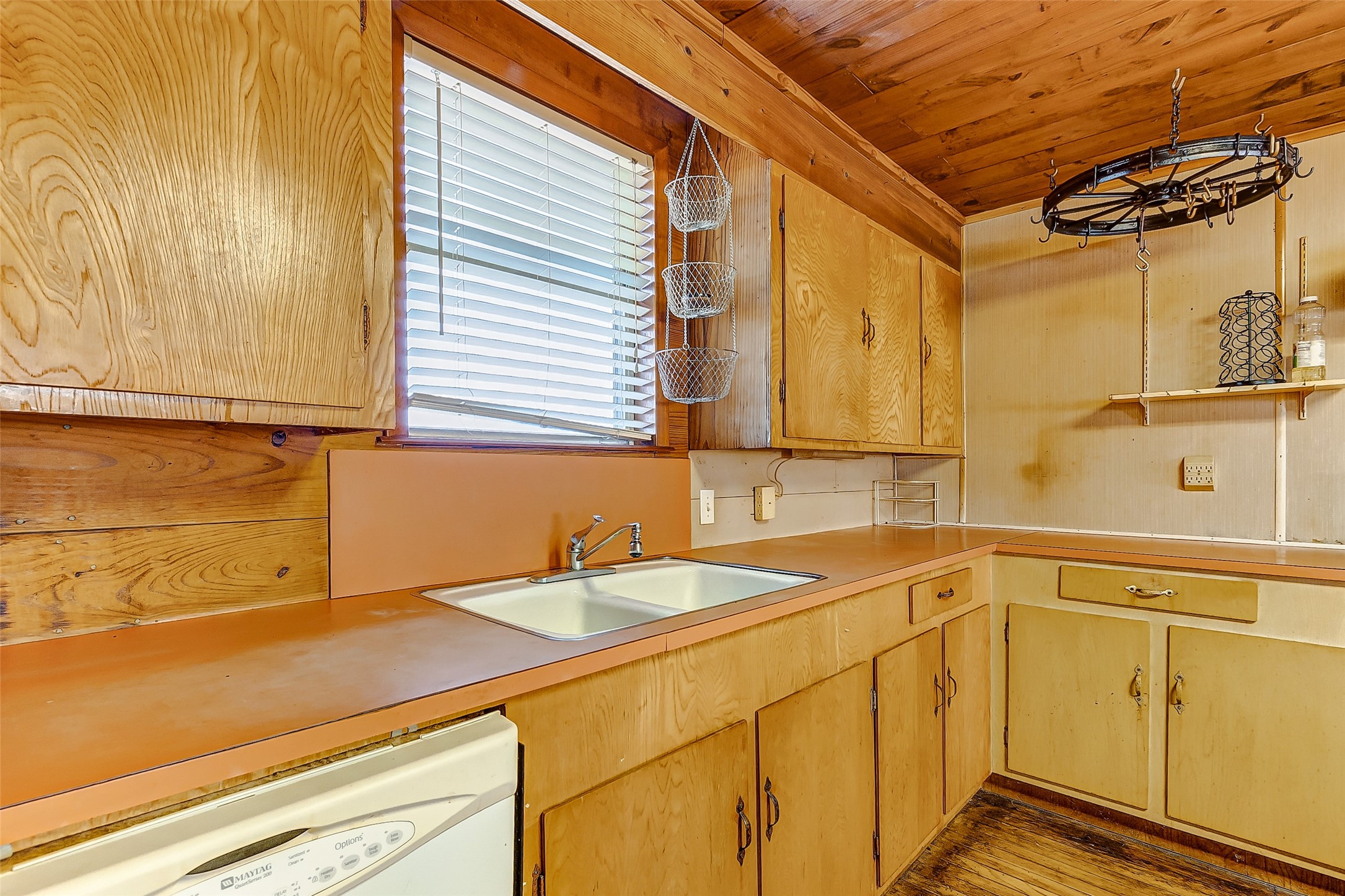 1712 Hwy 87 Property Photo 17