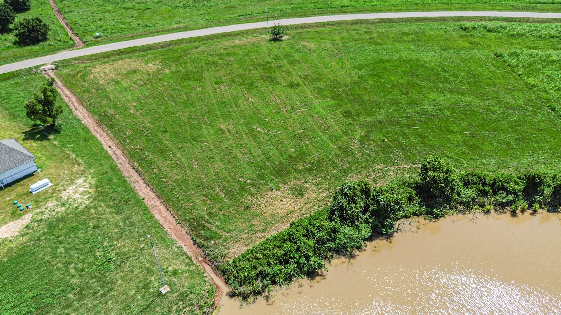 3835 Tankersley Circle Property Photo 8