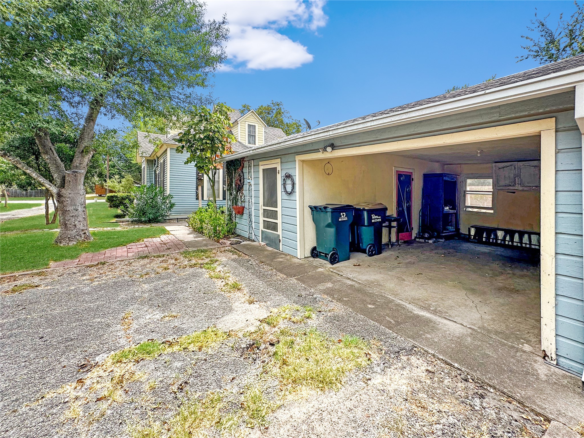 714 S Faires Street Property Photo 5