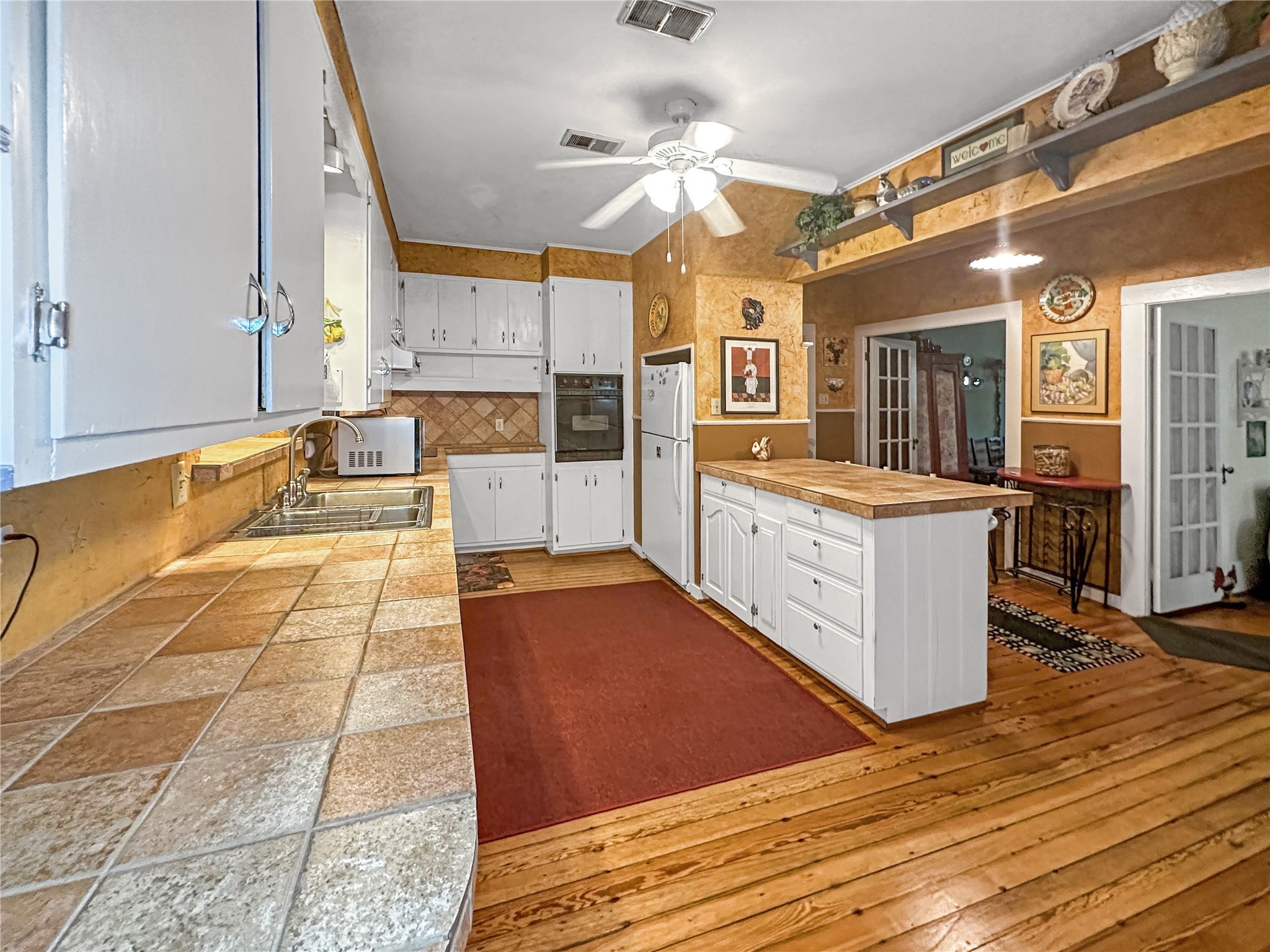 714 S Faires Street Property Photo 11