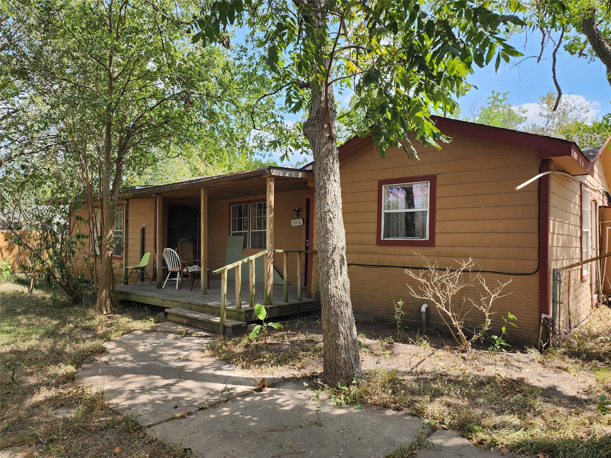 5910 Allison Road Property Photo 1
