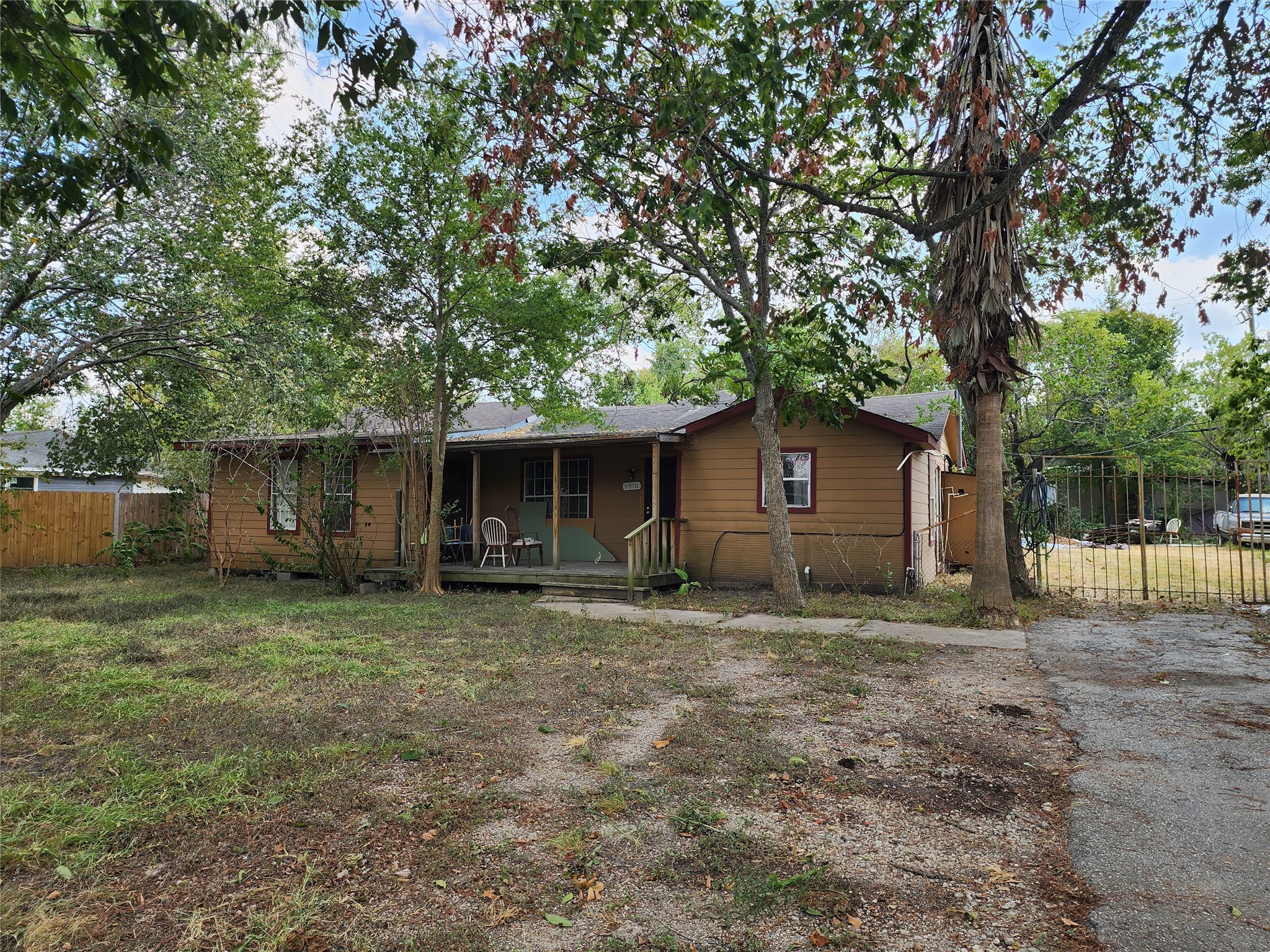 5910 Allison Road Property Photo 2