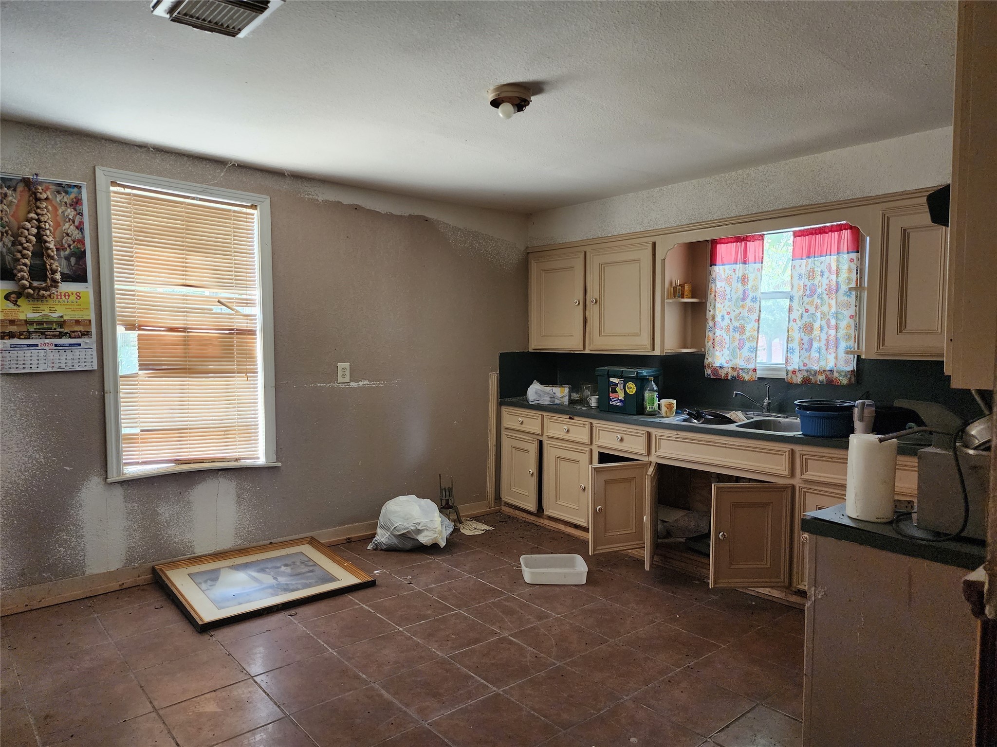 5910 Allison Road Property Photo 10
