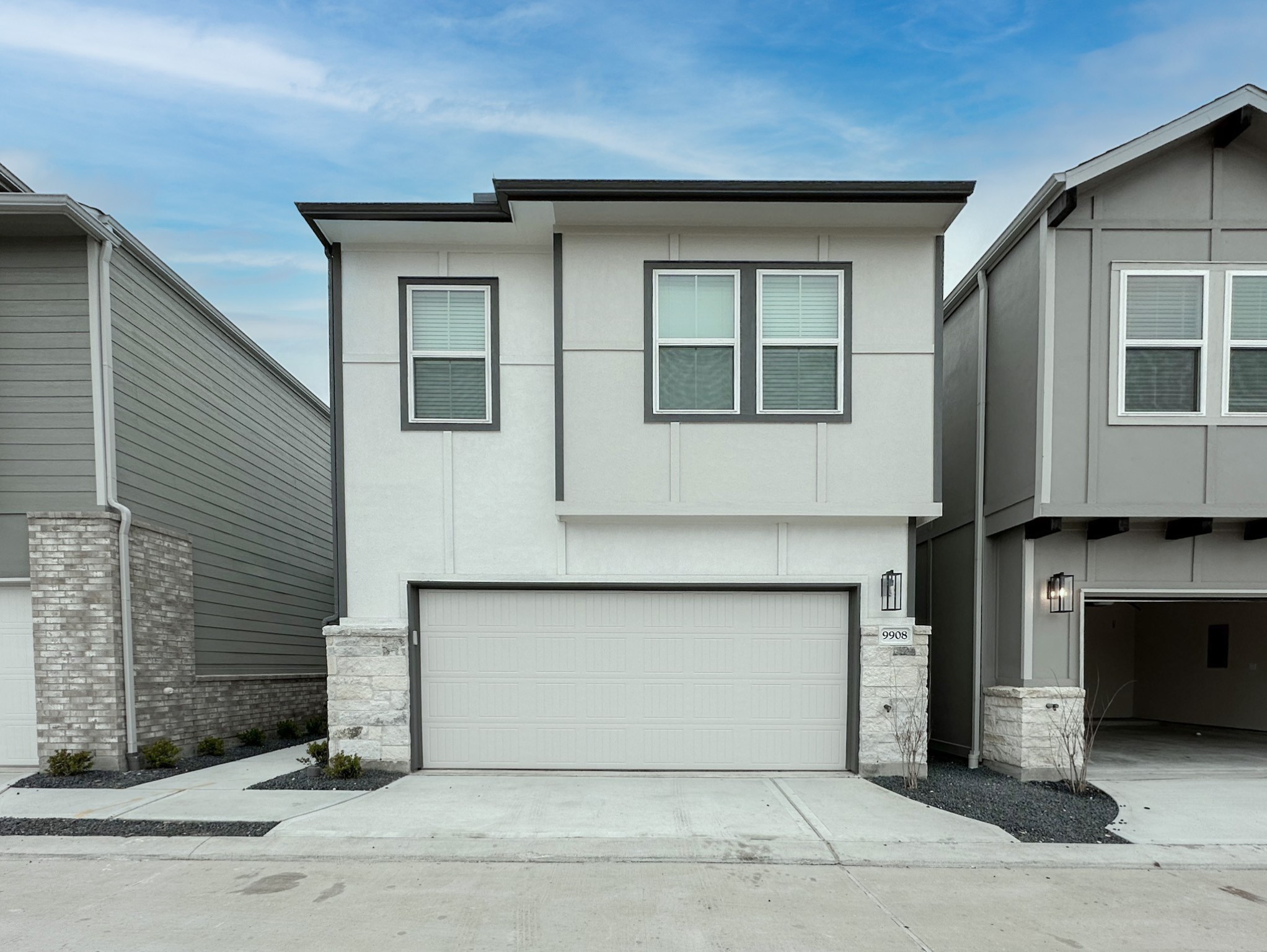 9908 Storehouse Drive Property Photo 1
