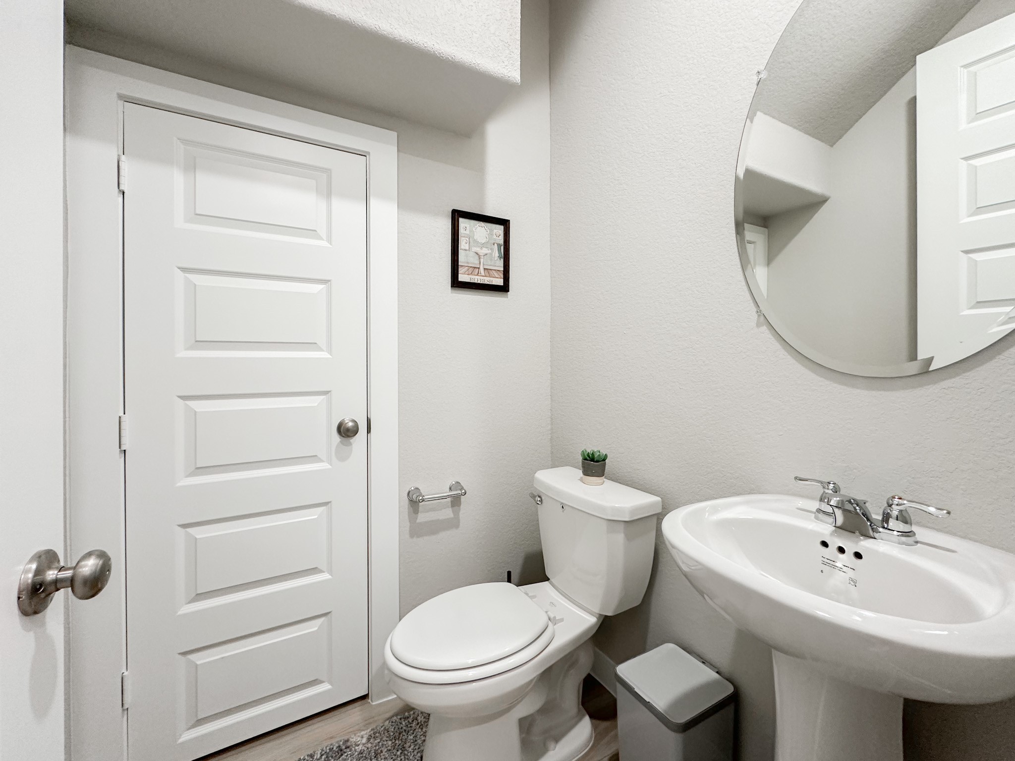 9908 Storehouse Drive Property Photo 11