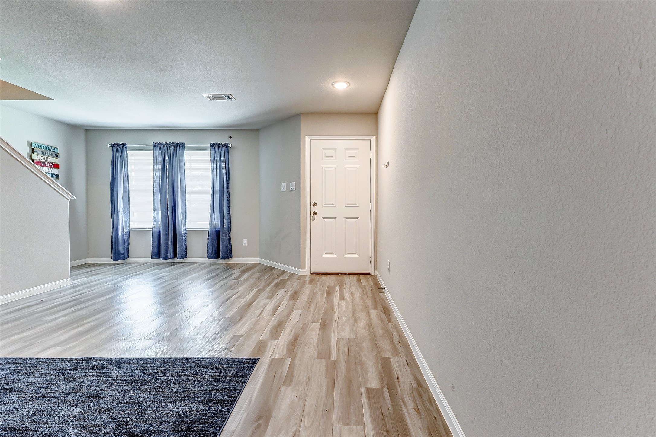 409 Snow Drive Property Photo 6