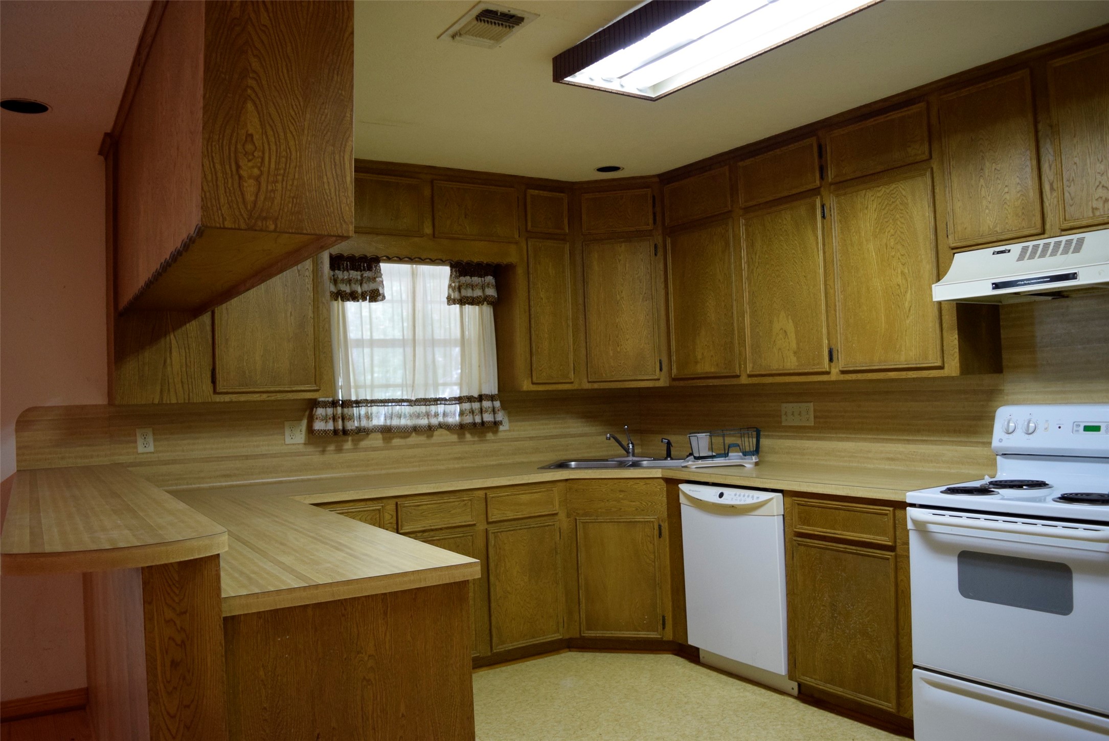 732 River Road Property Photo 8