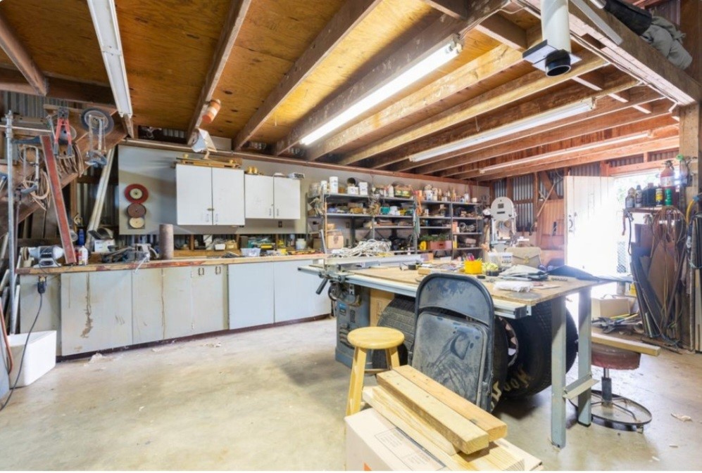 1901 Avenue D Property Photo 8