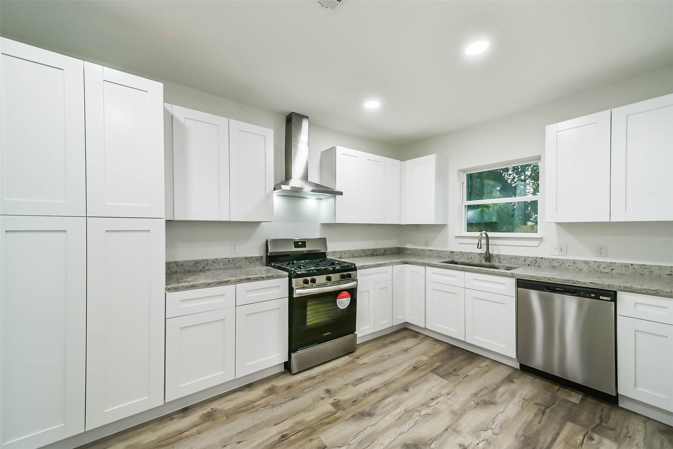 2705 Winbern Street Property Photo 10