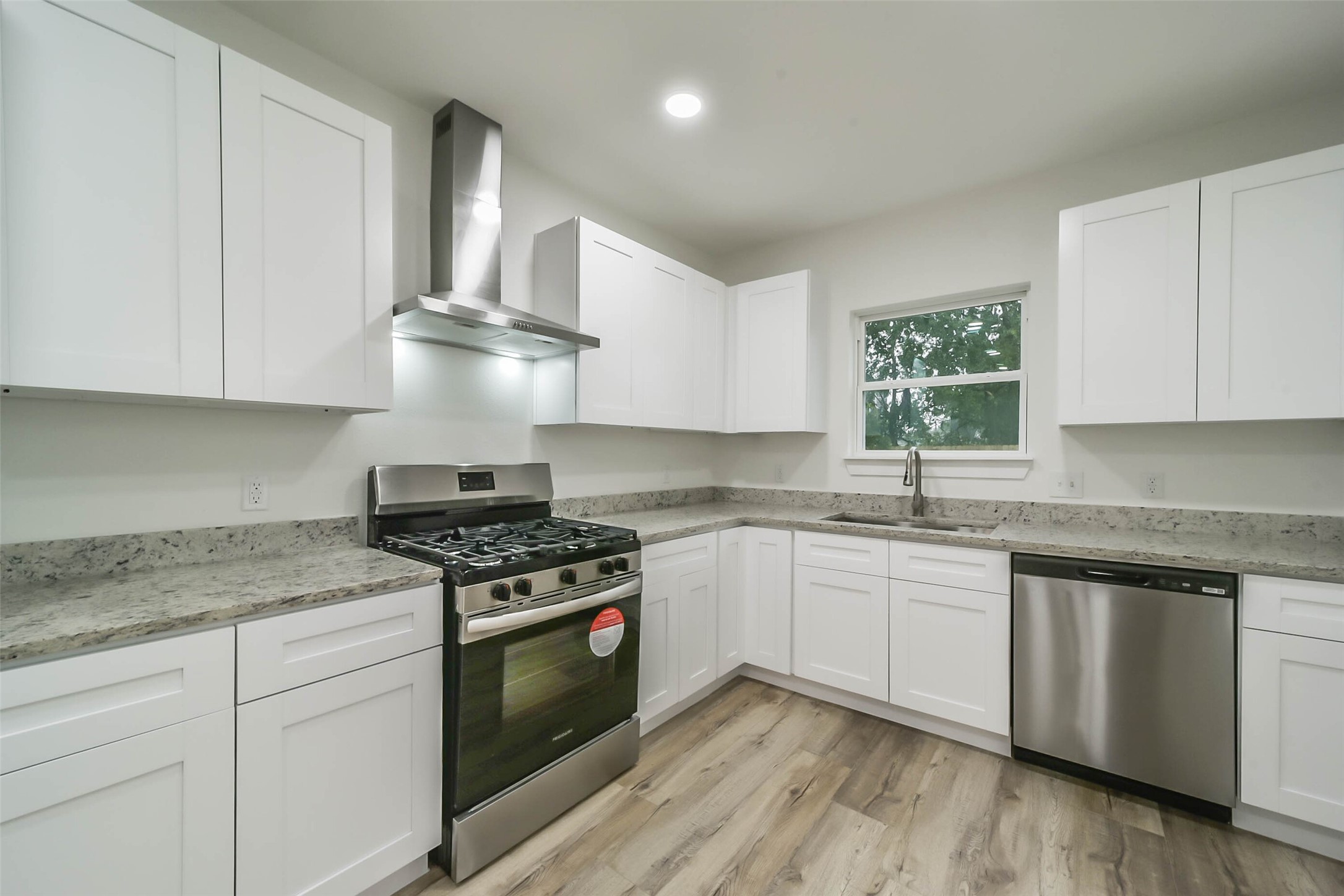 2705 Winbern Street Property Photo 13