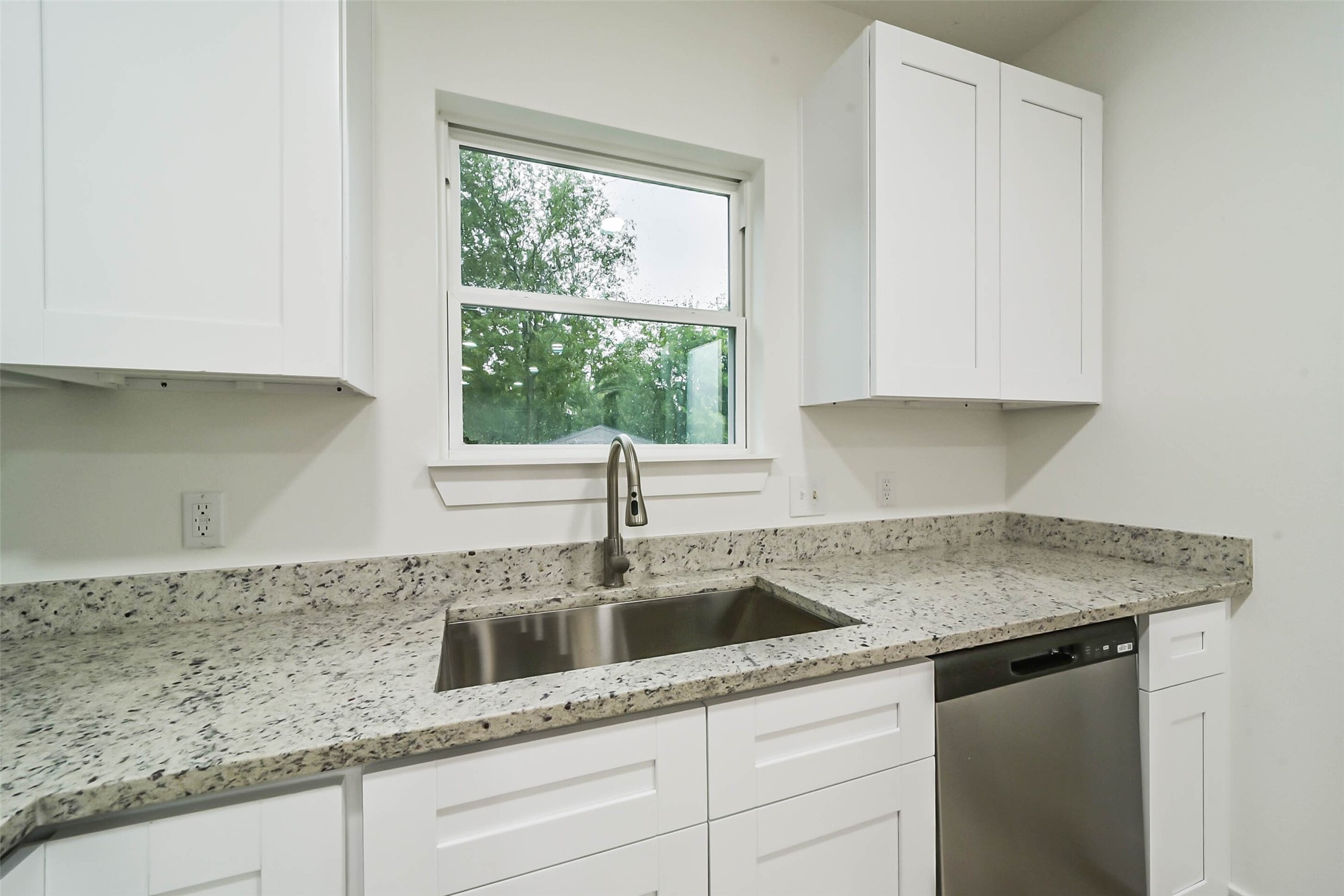 2705 Winbern Street Property Photo 14