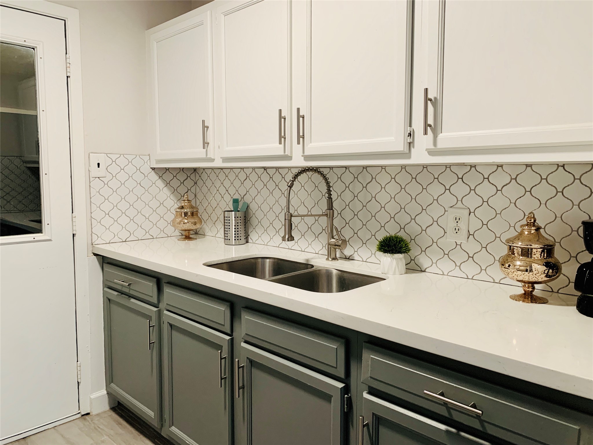 411 Ulrich Street Property Photo 6