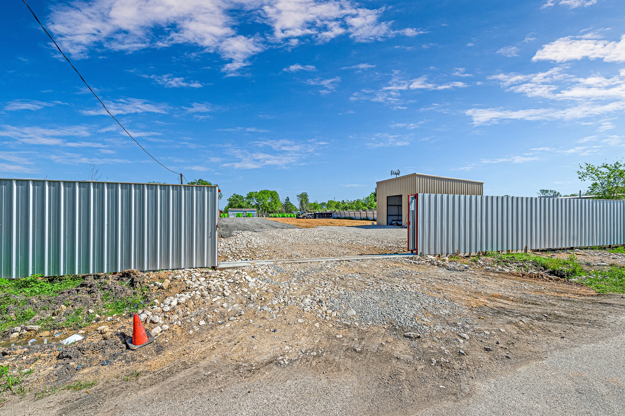 15616 Ennis Road Property Photo 1