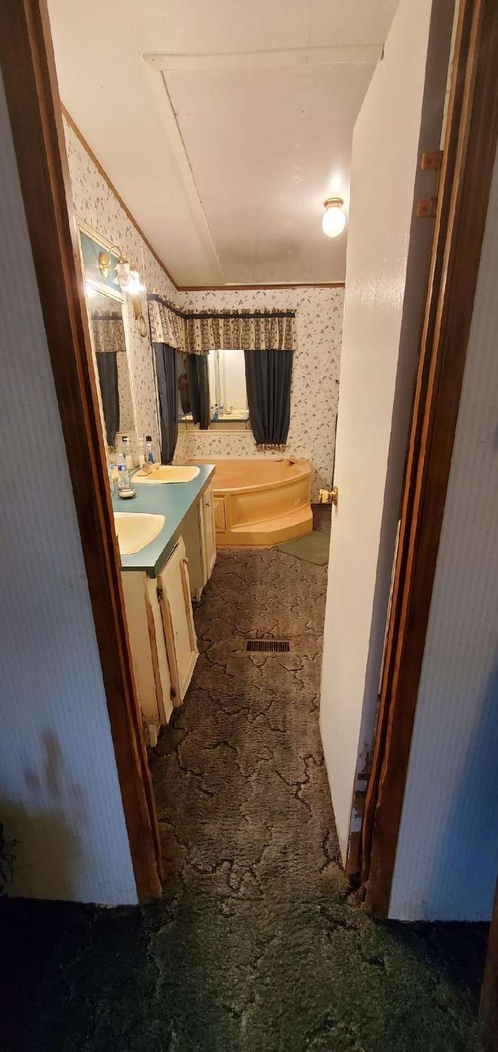 305 Canadian Drive Property Photo 12
