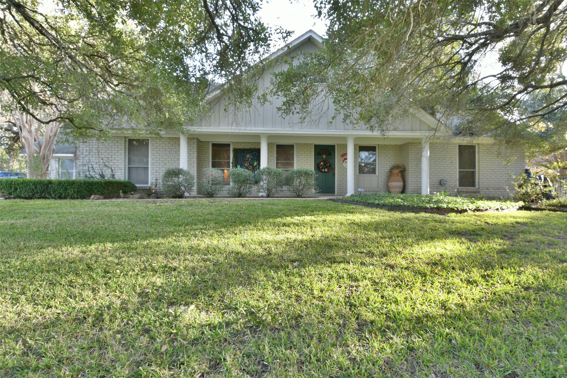 101 Oak Hill Drive Property Photo