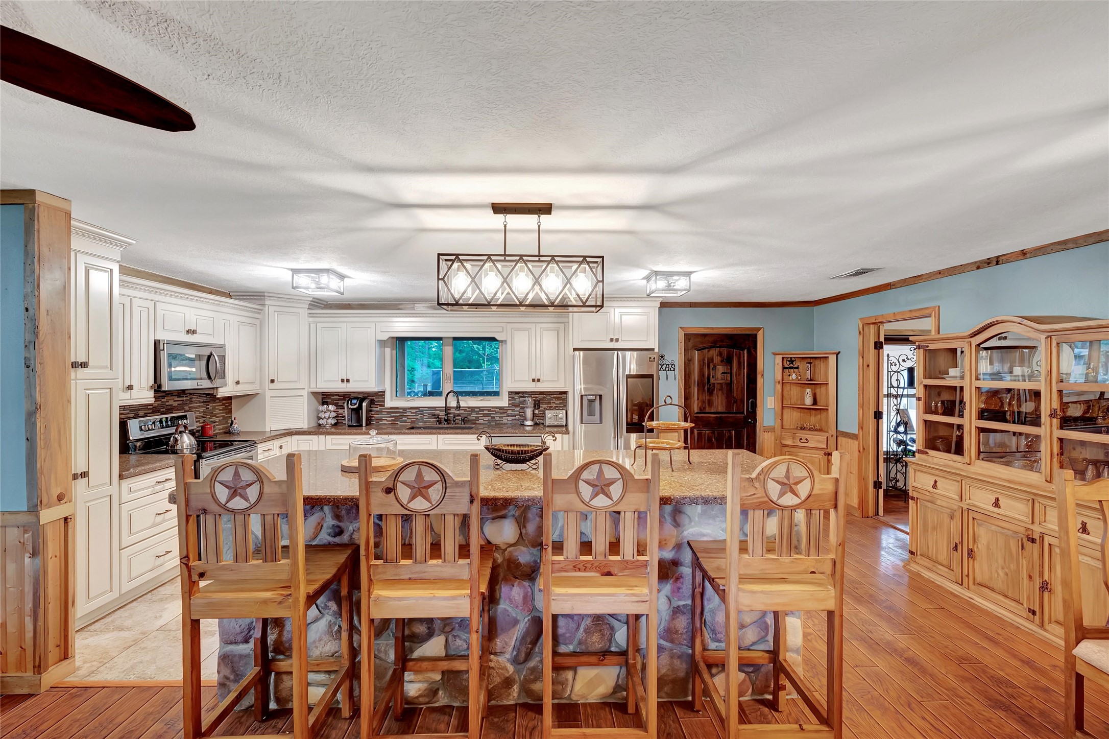331 Black Forest Drive Property Photo 14