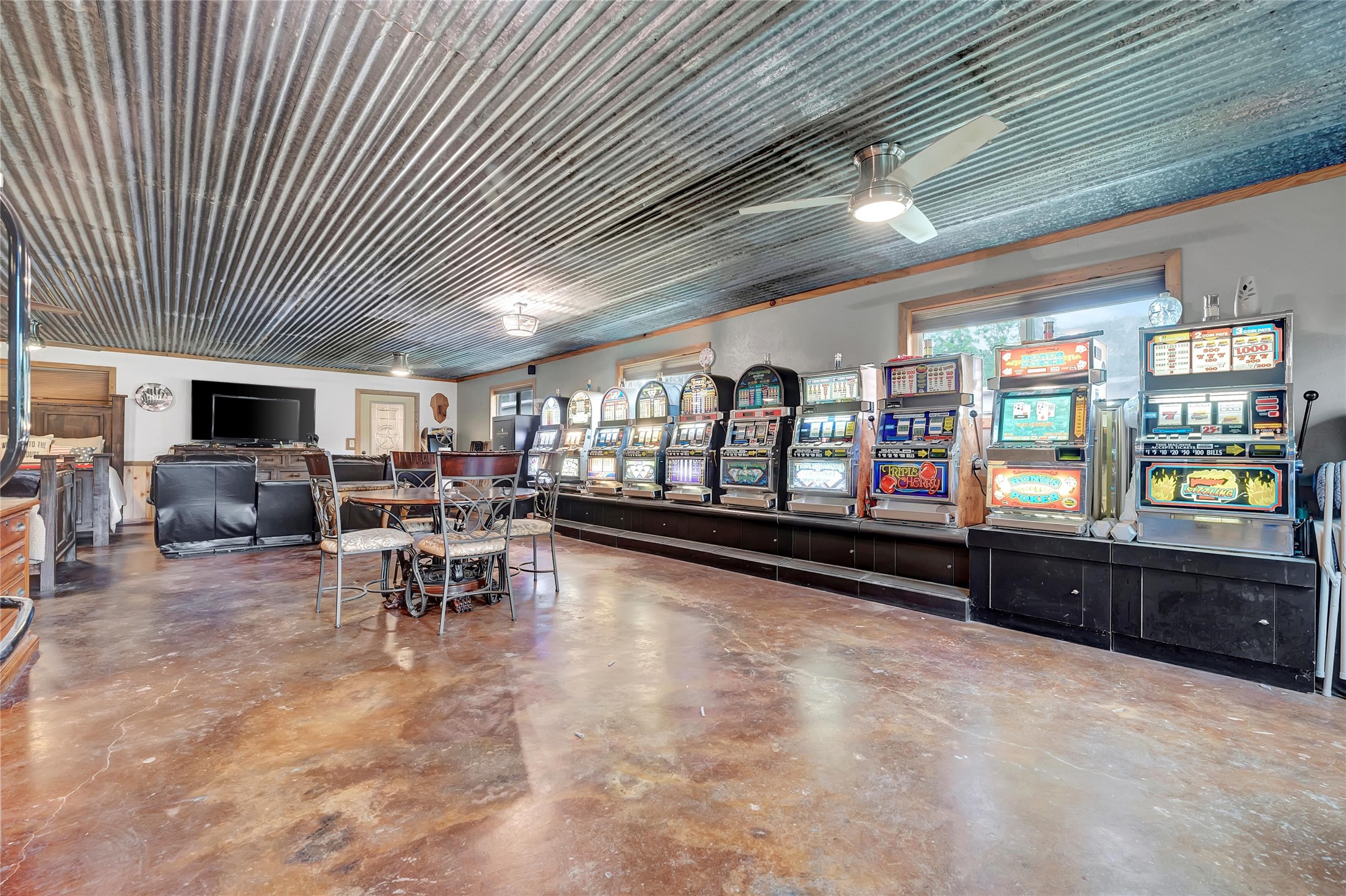 331 Black Forest Drive Property Photo 23