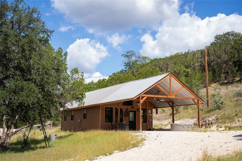24501 N Us Highway 83 Property Photo 8