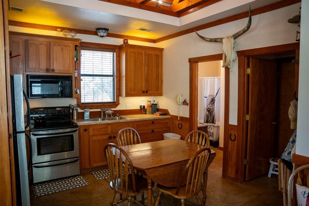 24501 N Us Highway 83 Property Photo 12