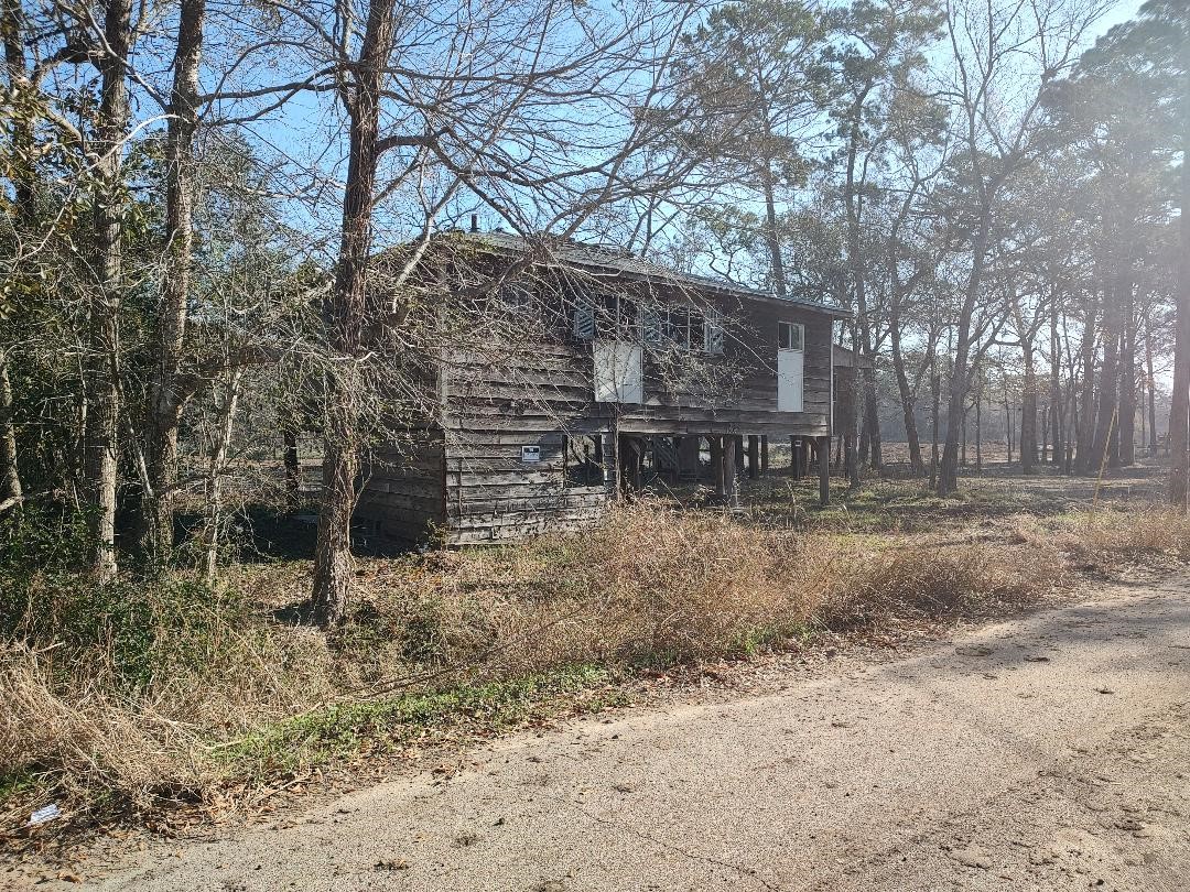 1303 Deepwood Drive Property Photo 4