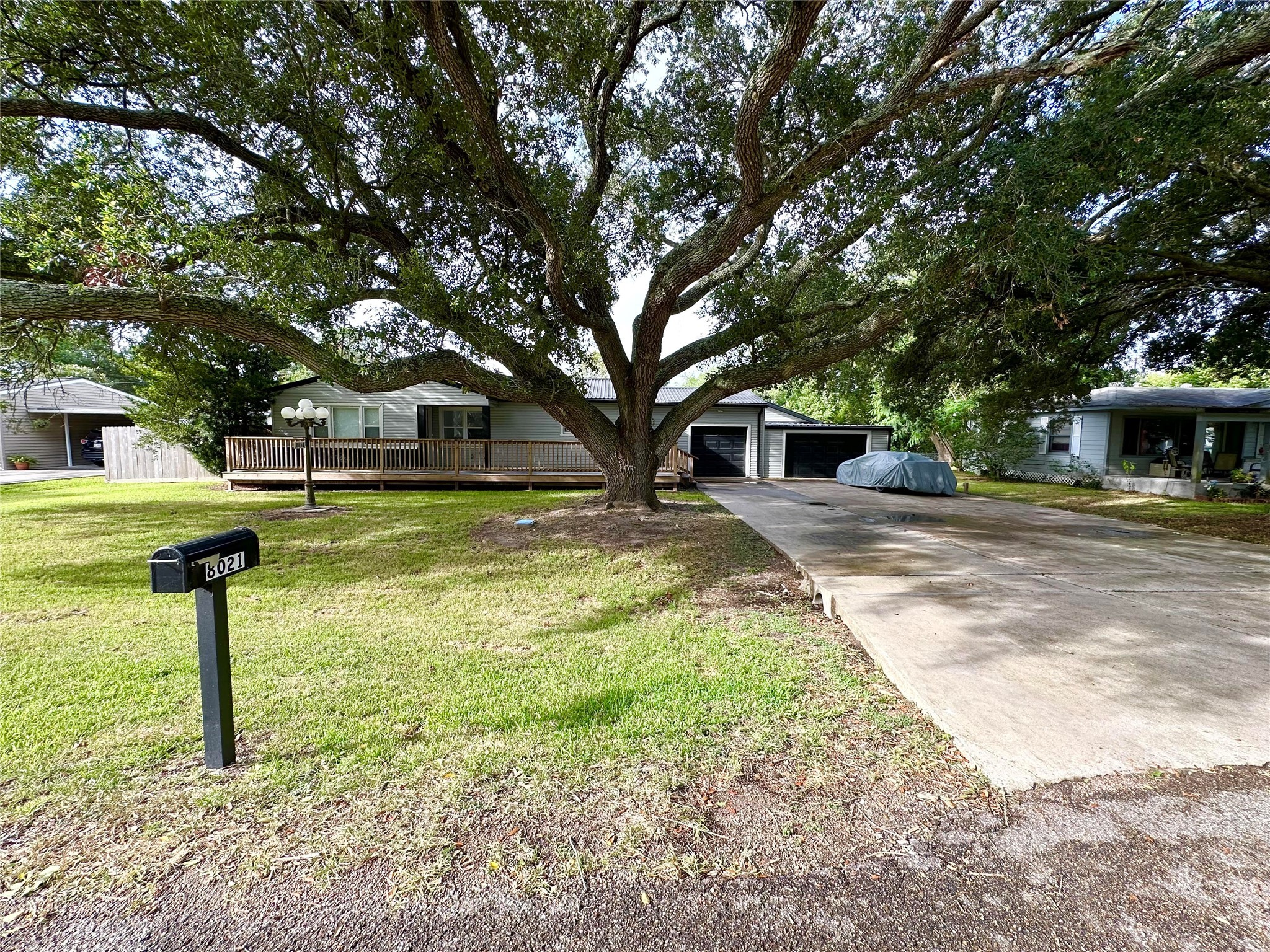 8021 White Avenue Property Photo