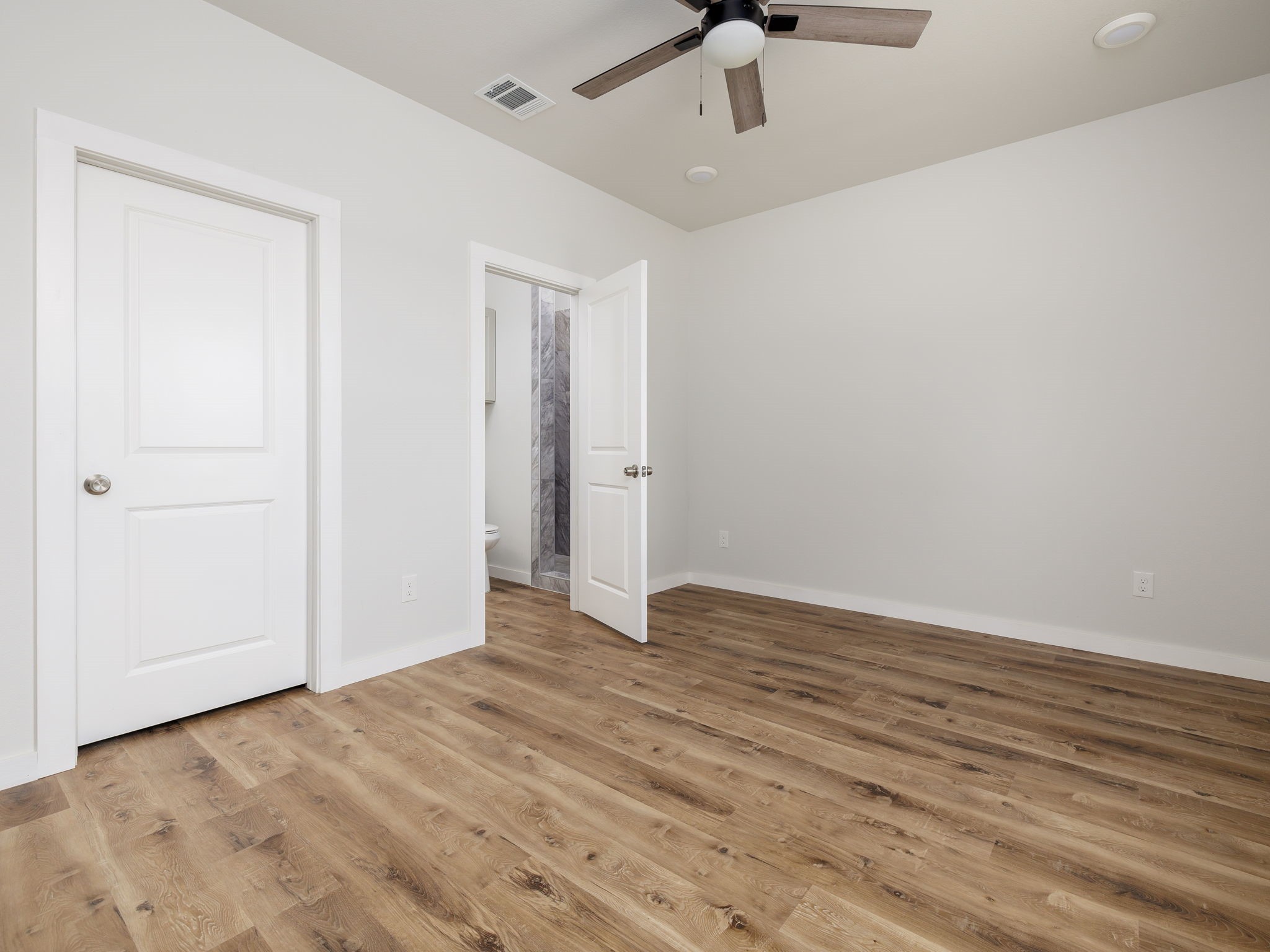 1087 County Road 415 West Property Photo 12