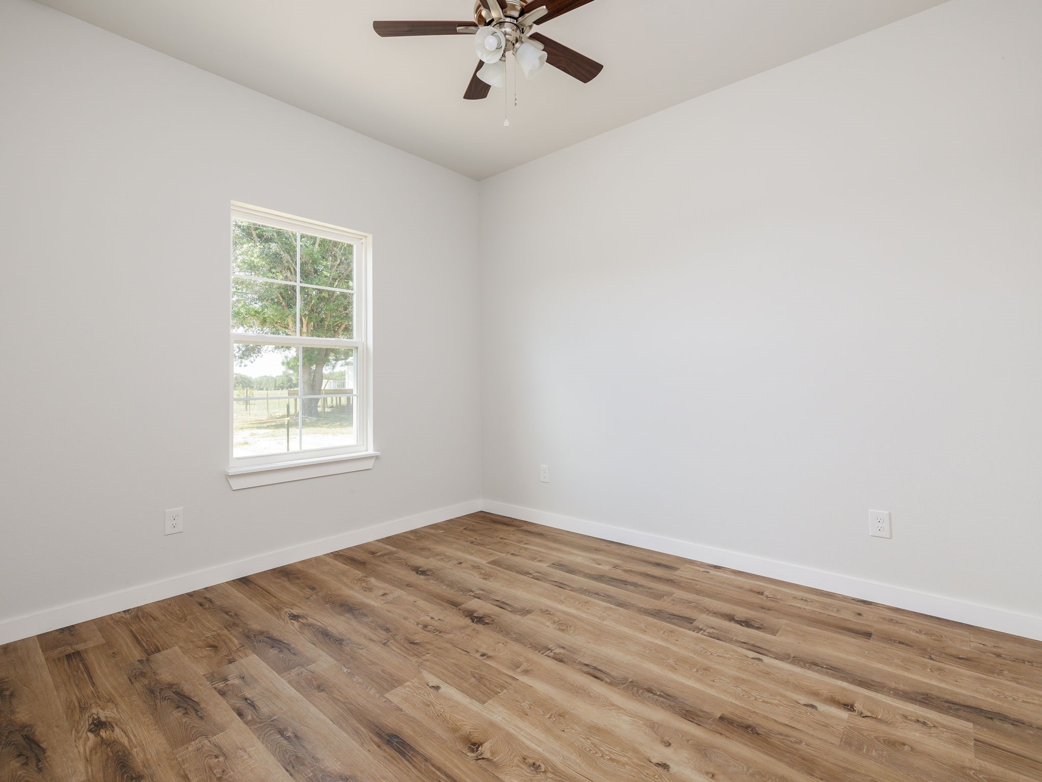 1087 County Road 415 West Property Photo 14