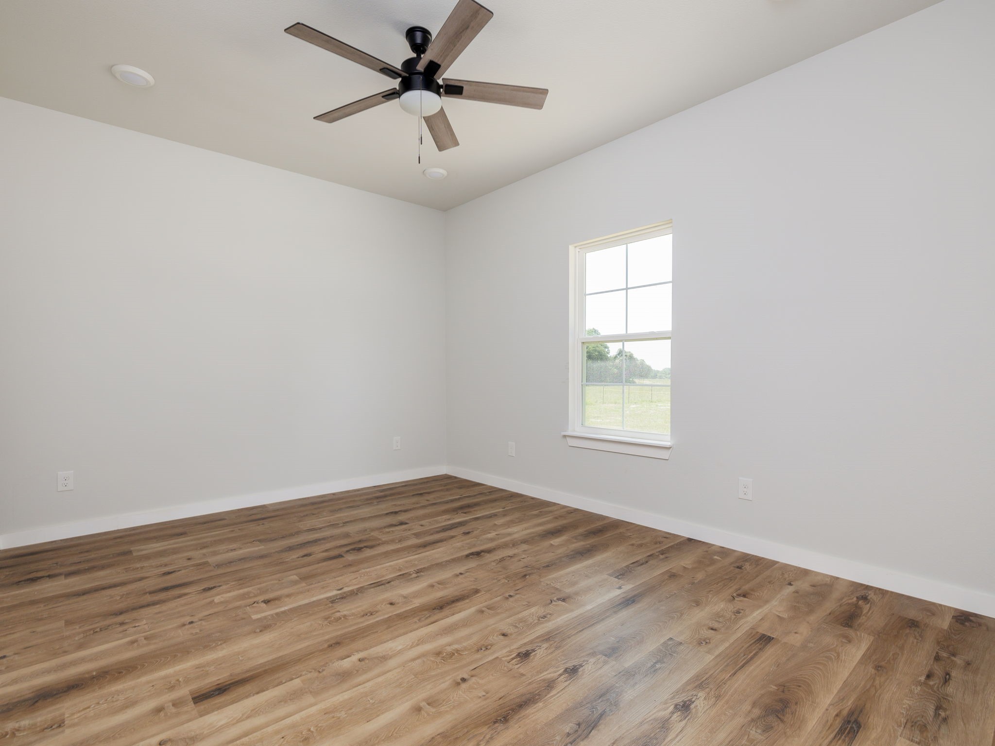 1087 County Road 415 West Property Photo 15