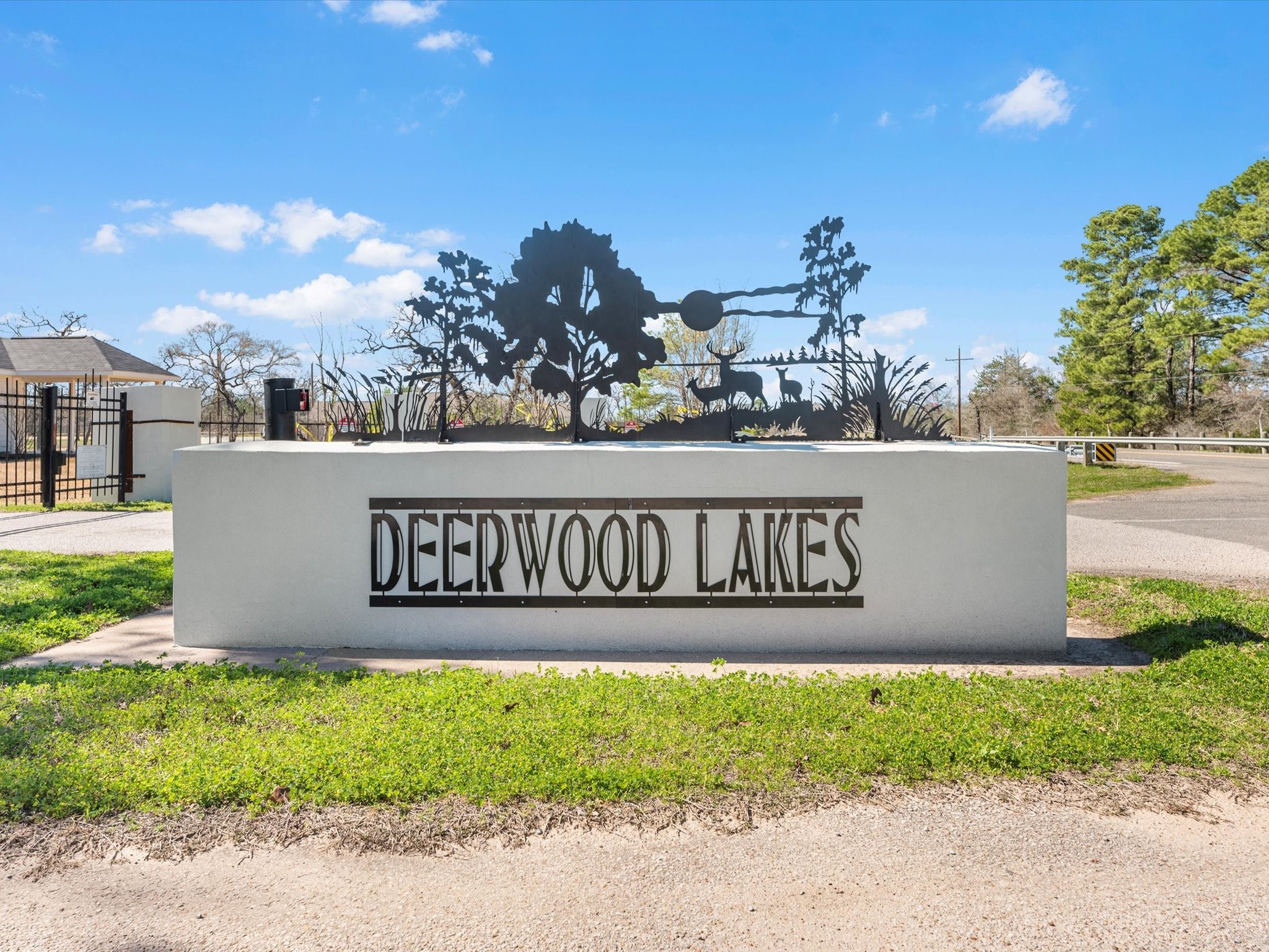 26390 Deerwood Drive Property Photo