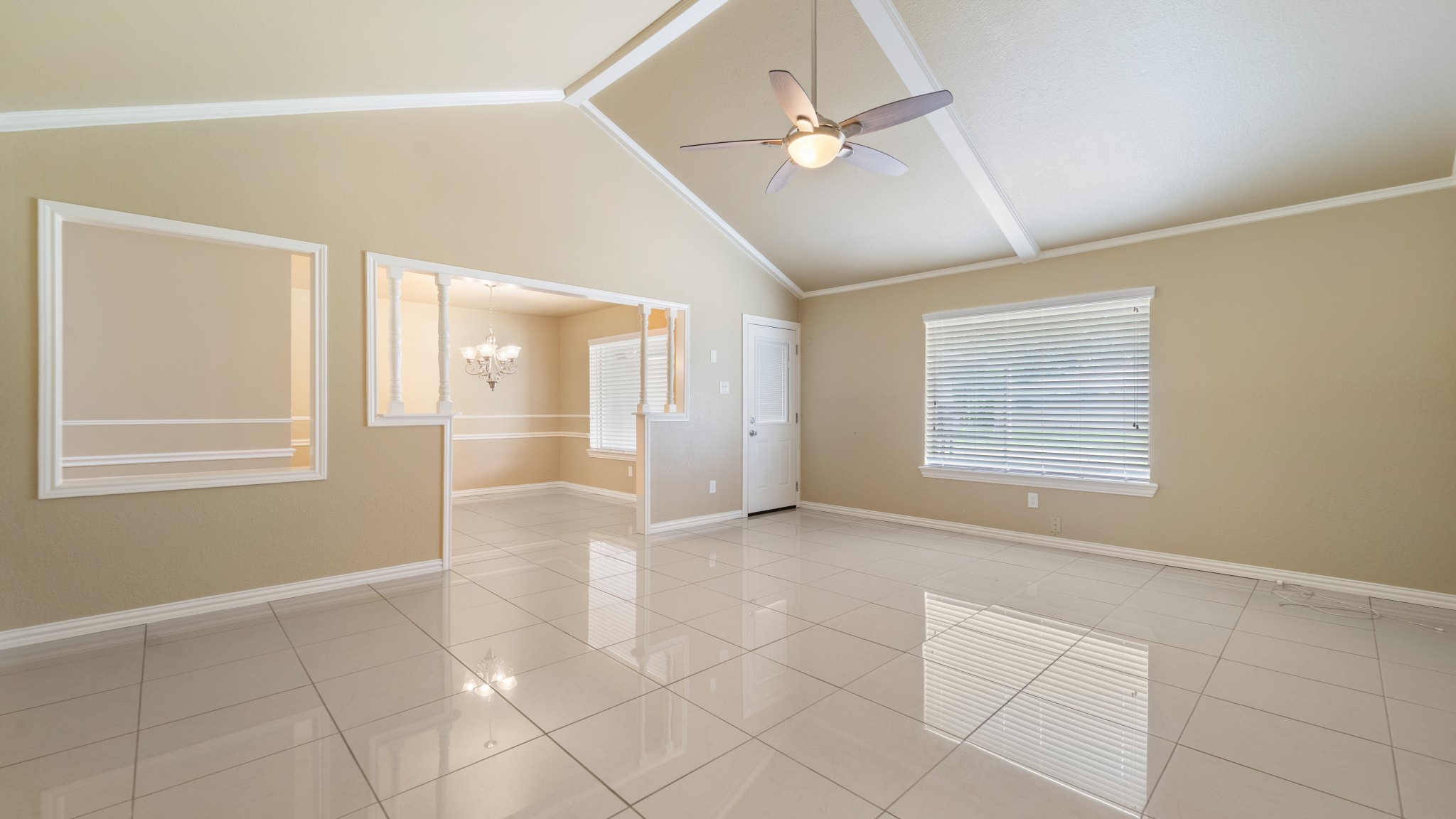 2715 Toyah Avenue Property Photo 2