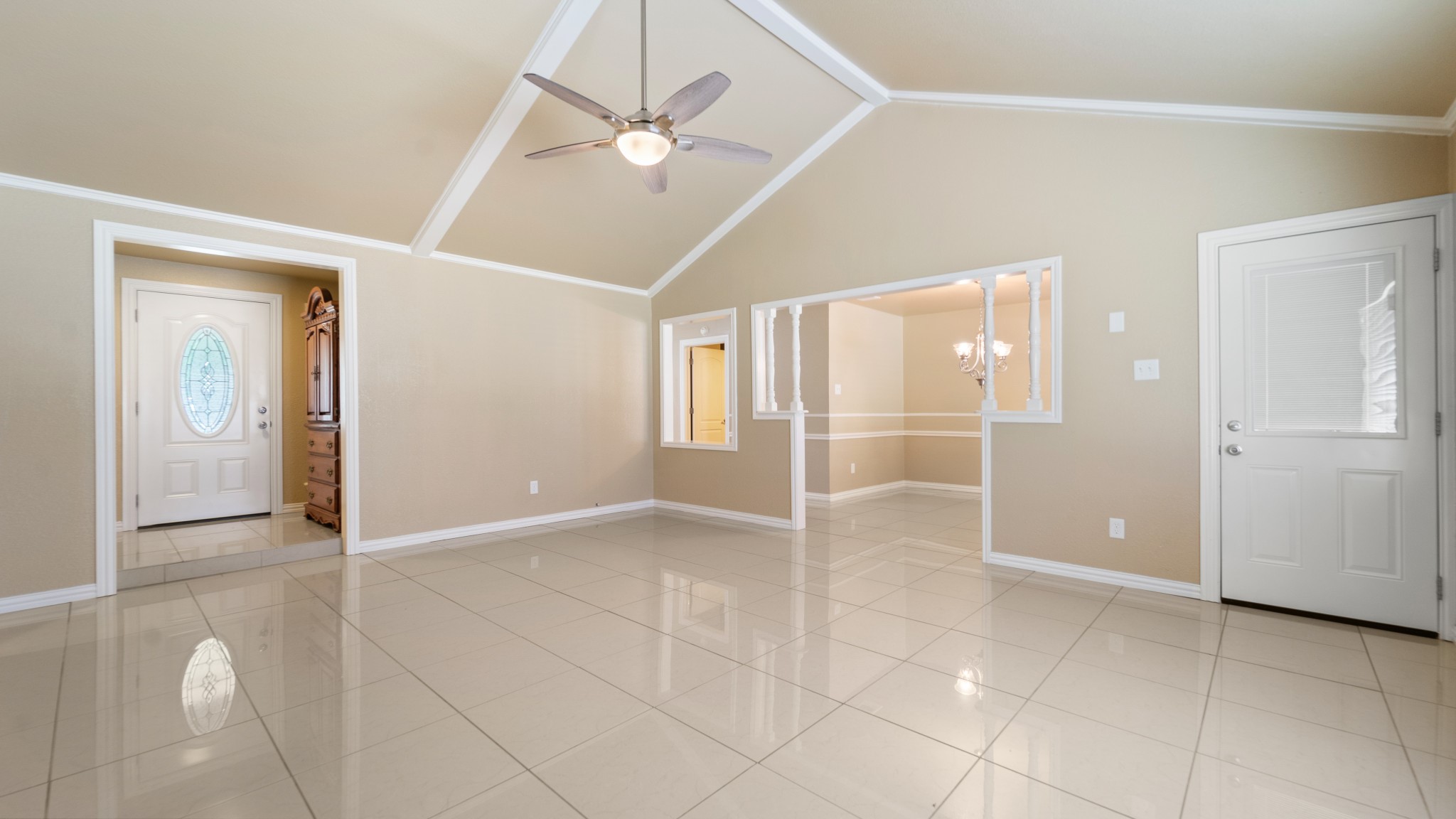 2715 Toyah Avenue Property Photo 3