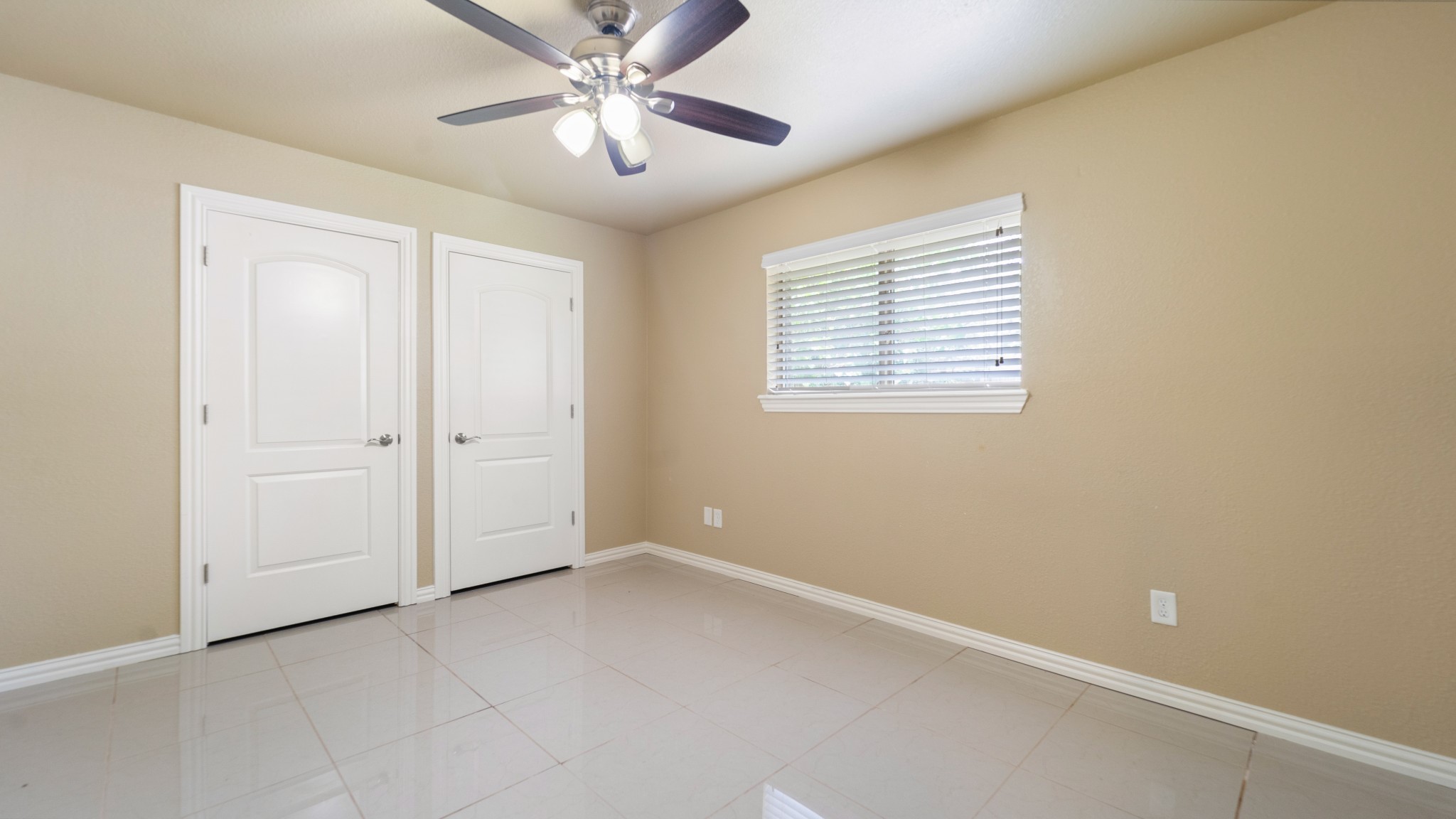 2715 Toyah Avenue Property Photo 7