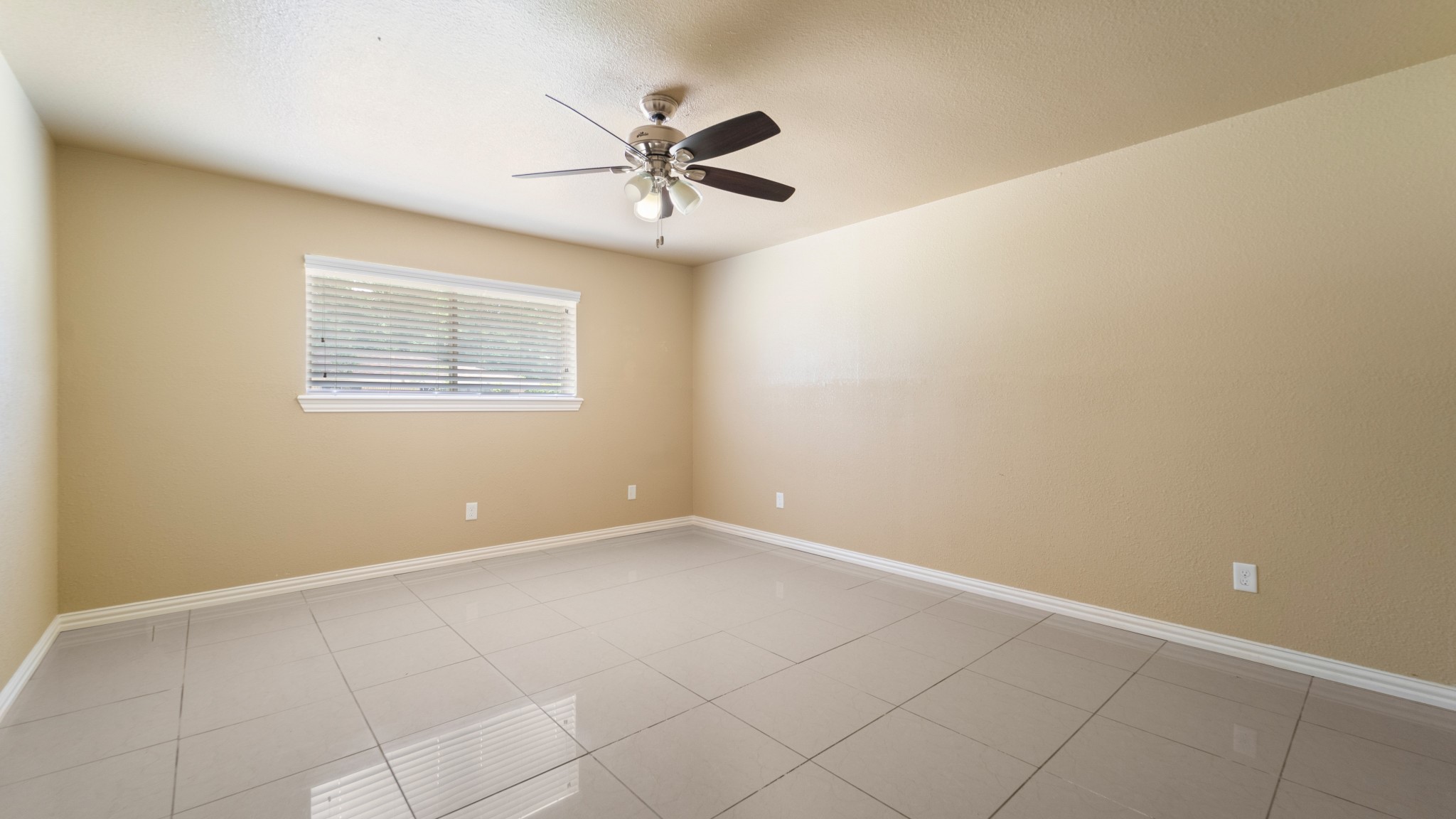 2715 Toyah Avenue Property Photo 10