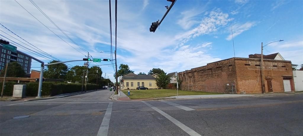 2501 Canal Street Property Photo 3