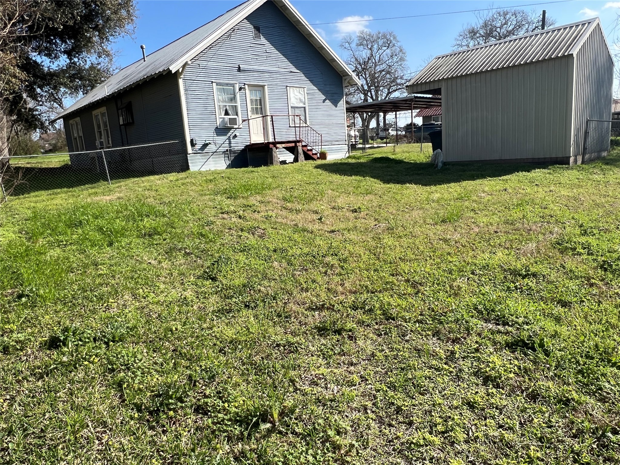 220 S Tesch Street Property Photo 13