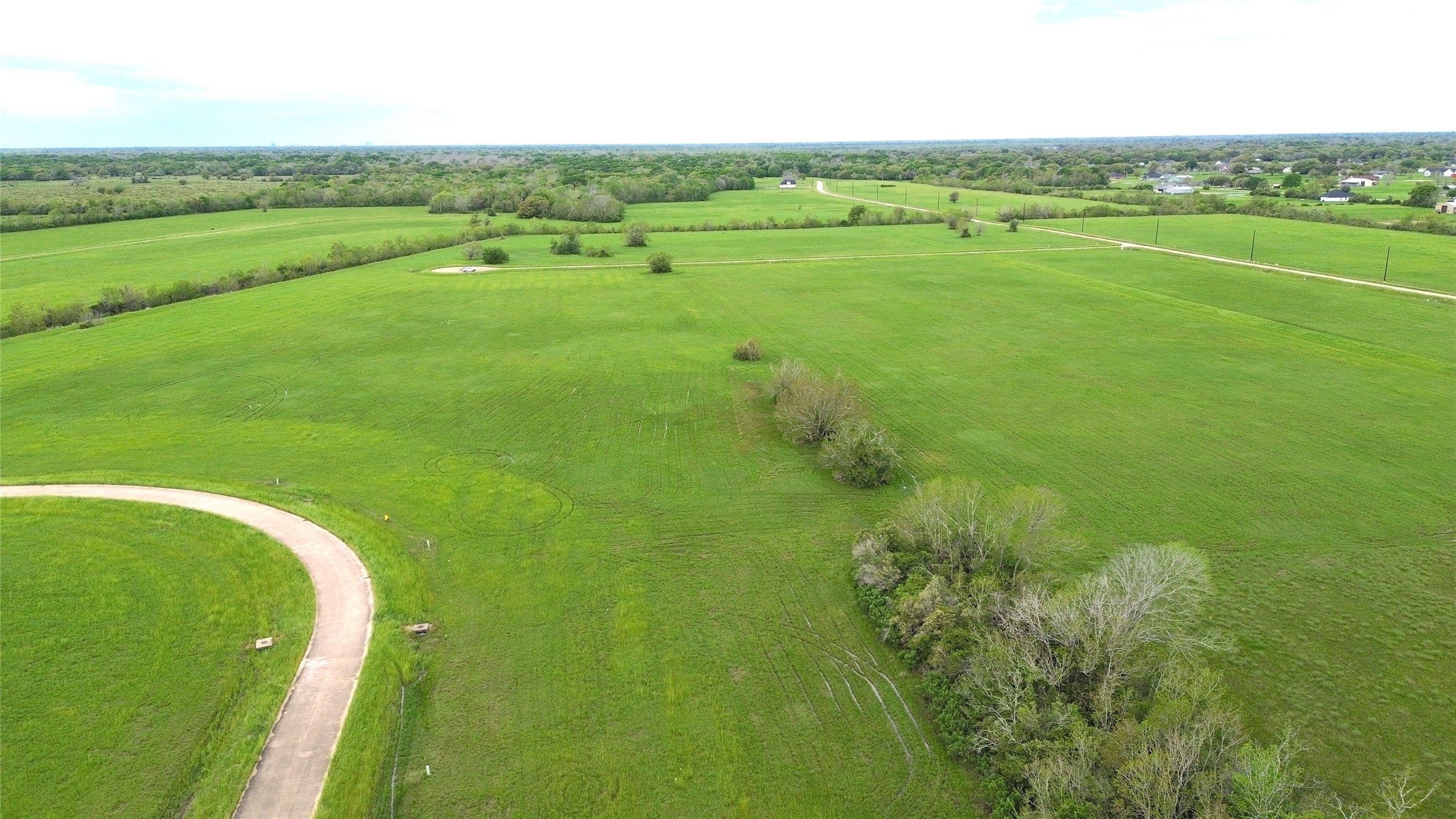 504 Brahman Trail Property Photo 4