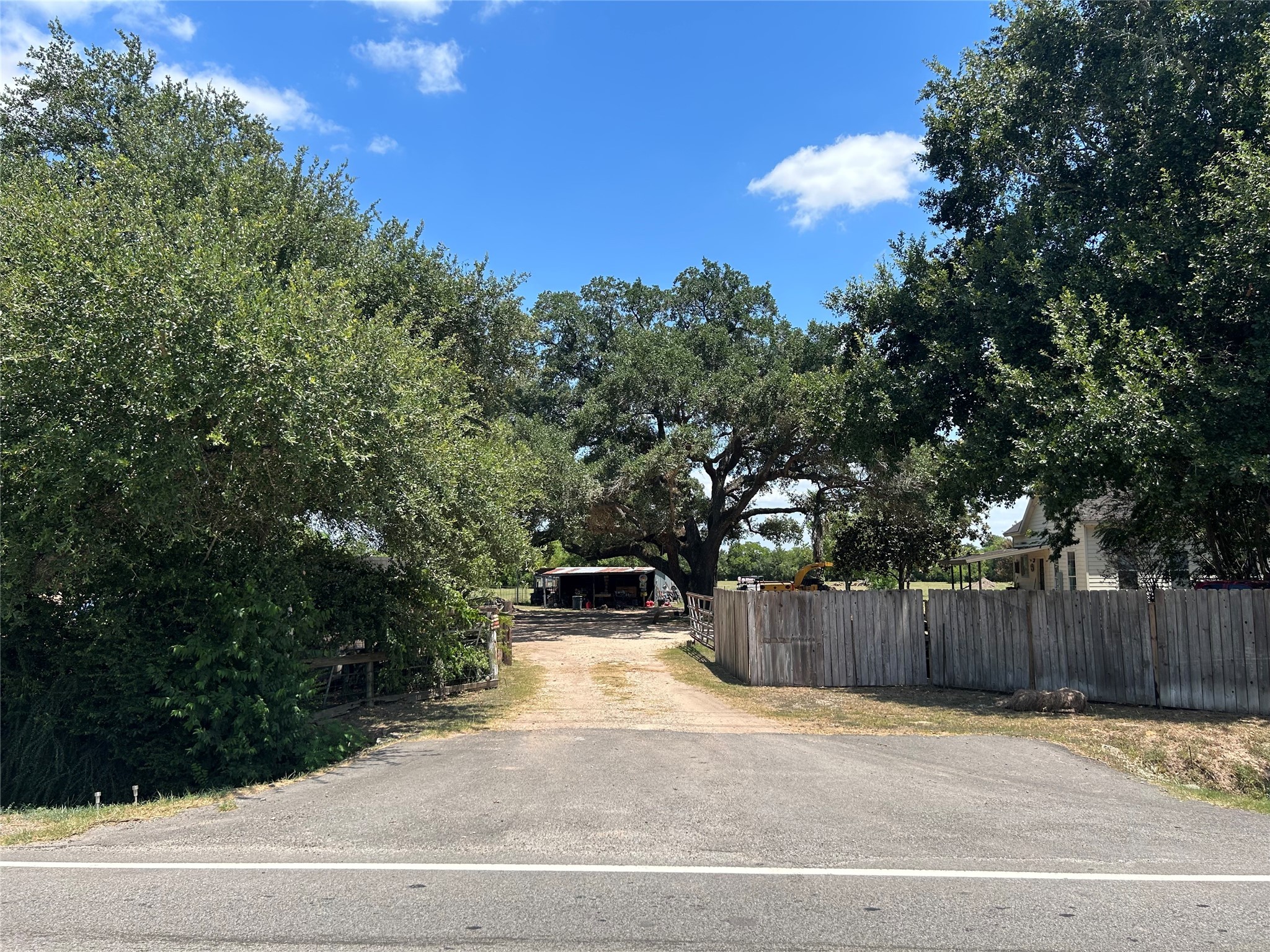 19522 Becker Road Property Photo 2
