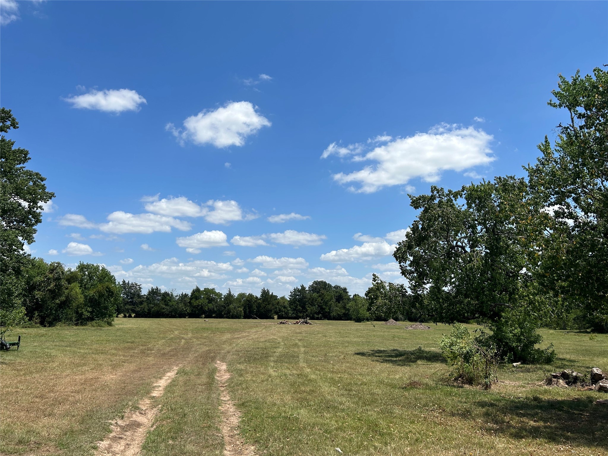 19522 Becker Road Property Photo 5