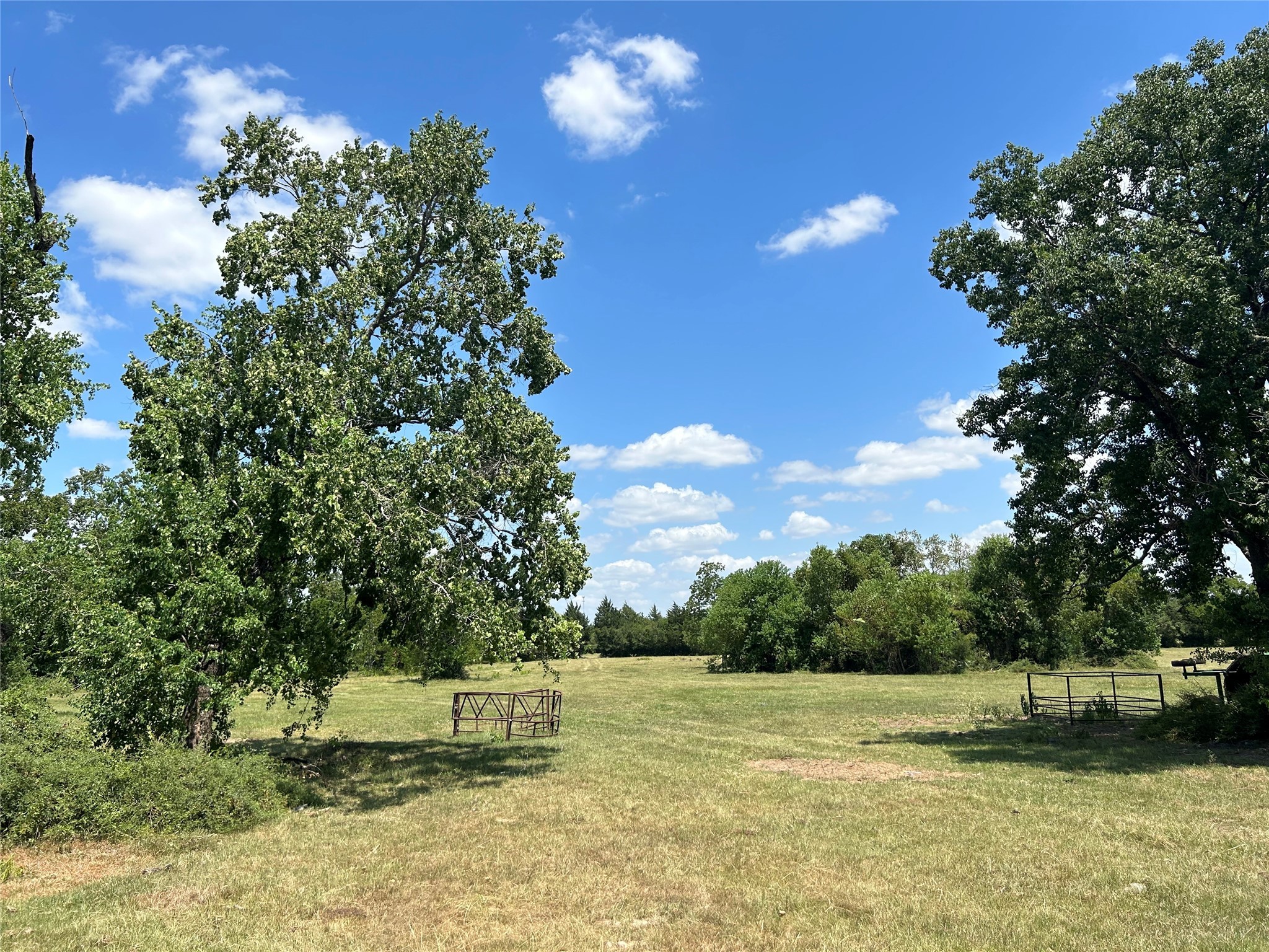 19522 Becker Road Property Photo 6